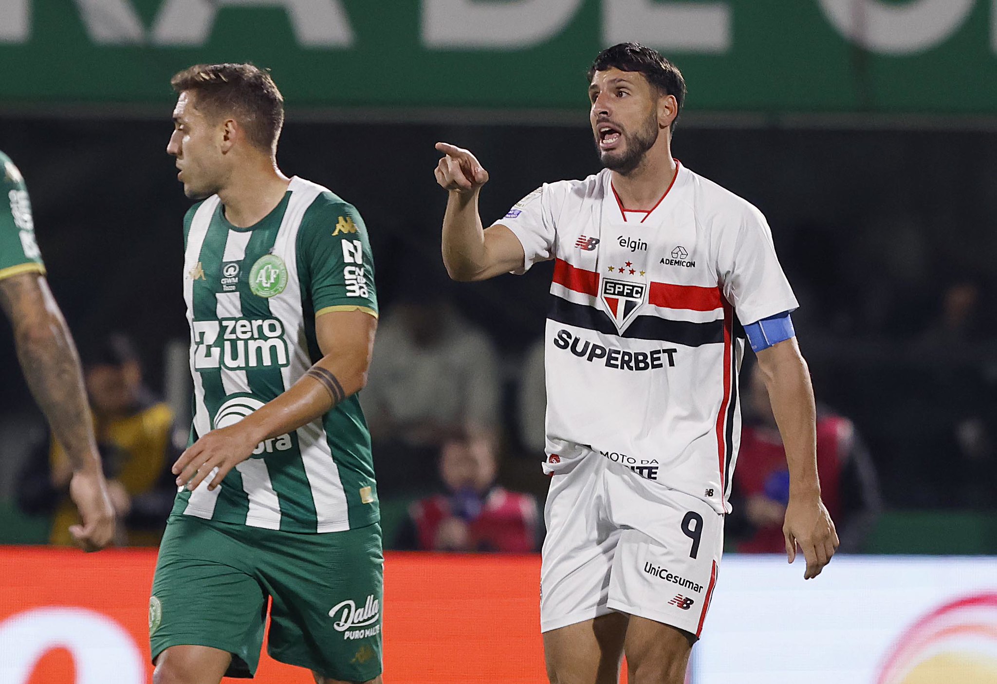 São Paulo decepciona contra a Chapecoense e aumenta jejum no Brasileiro