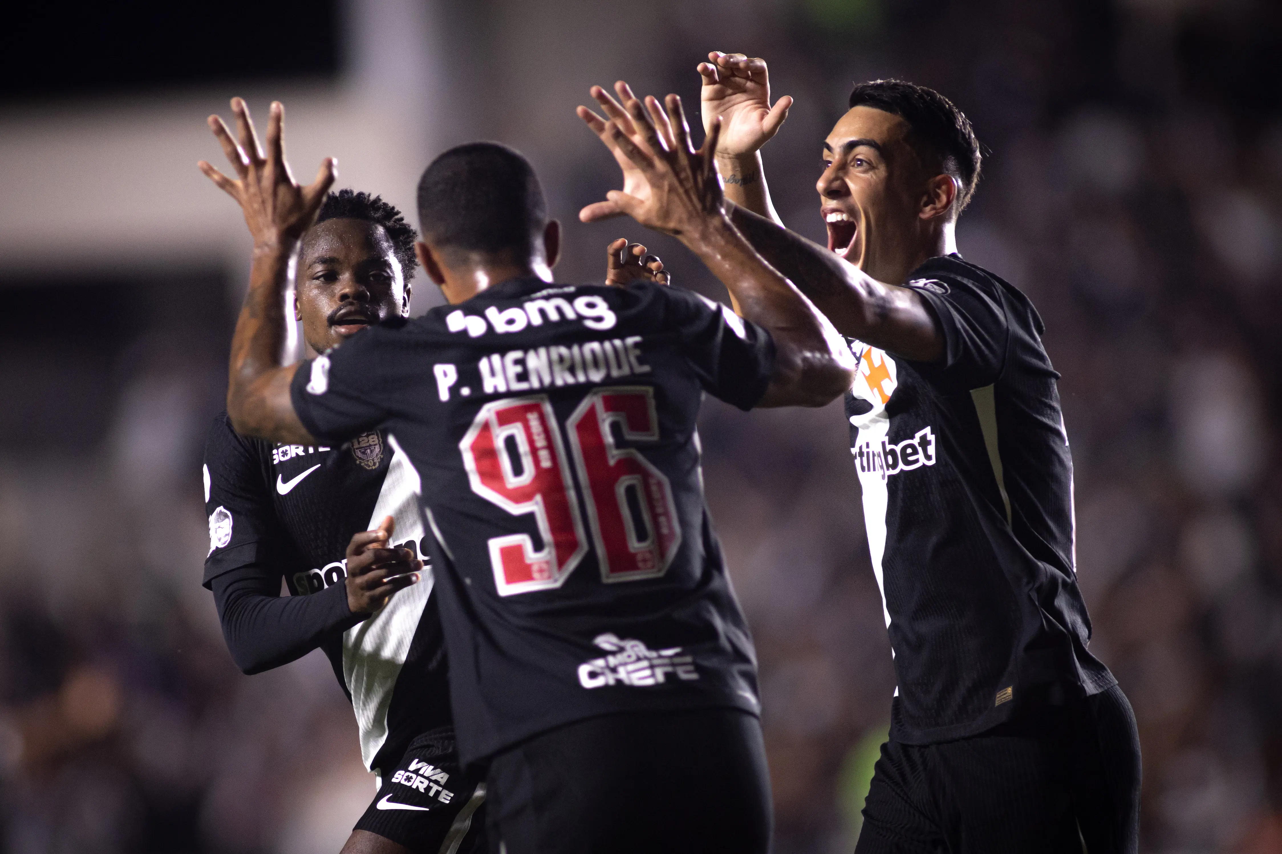 Bastidores do triunfo do Vasco sobre o Vitória pela Copa do Brasil