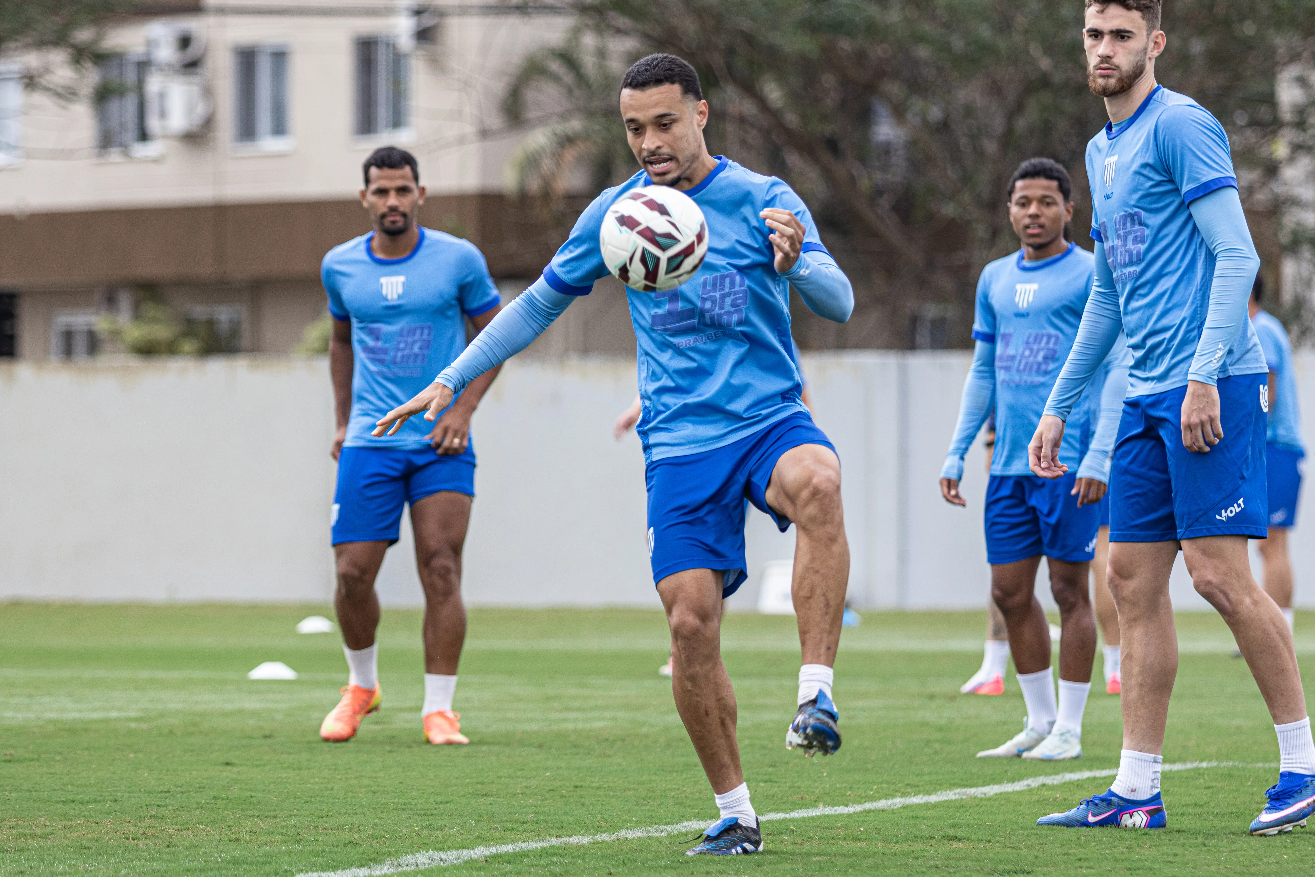 Avaí x Atlético-GO pela Série B do Brasileiro: veja prováveis escalações e onde assistir