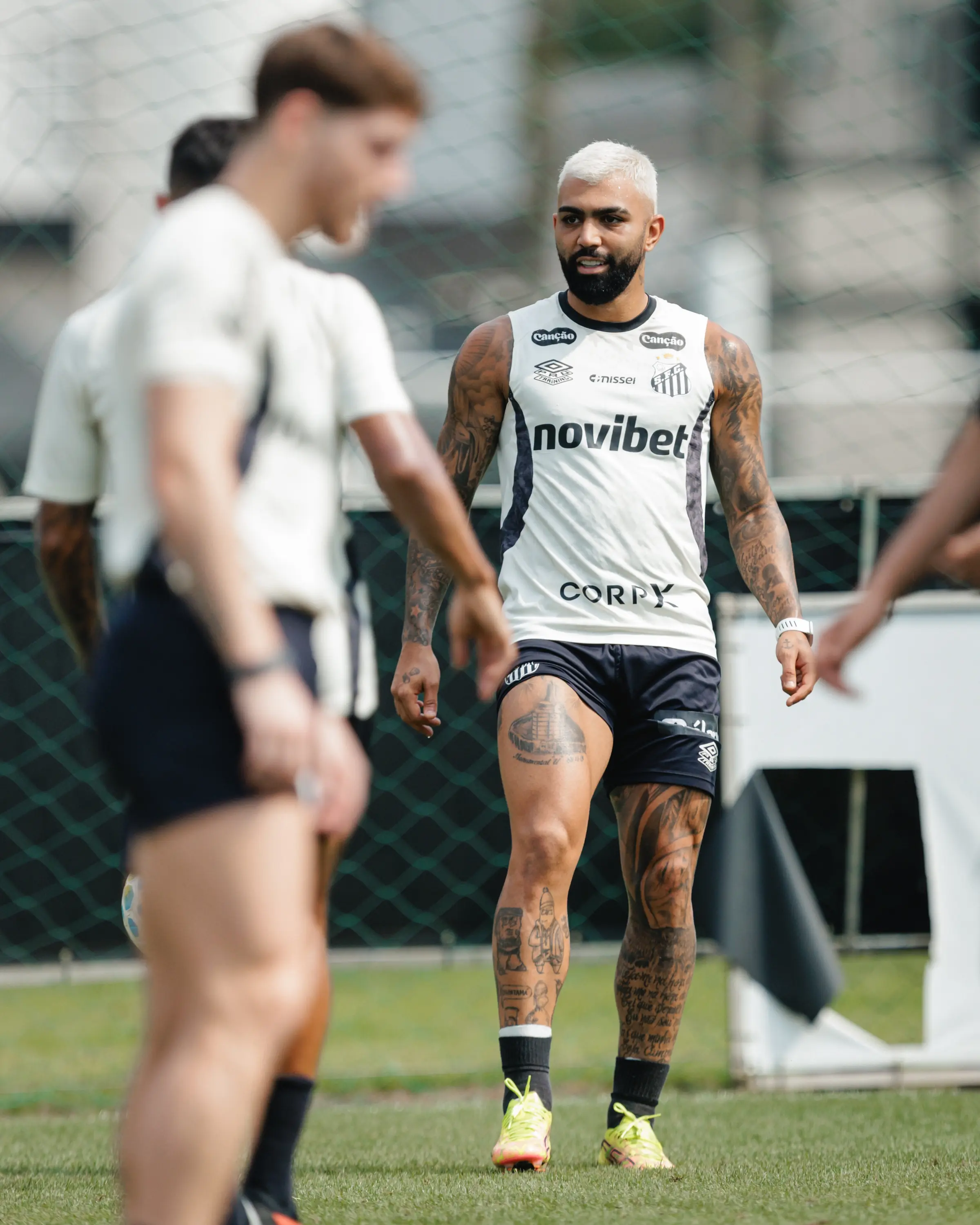 Veja galeria de fotos do treino do Santos neste sábado