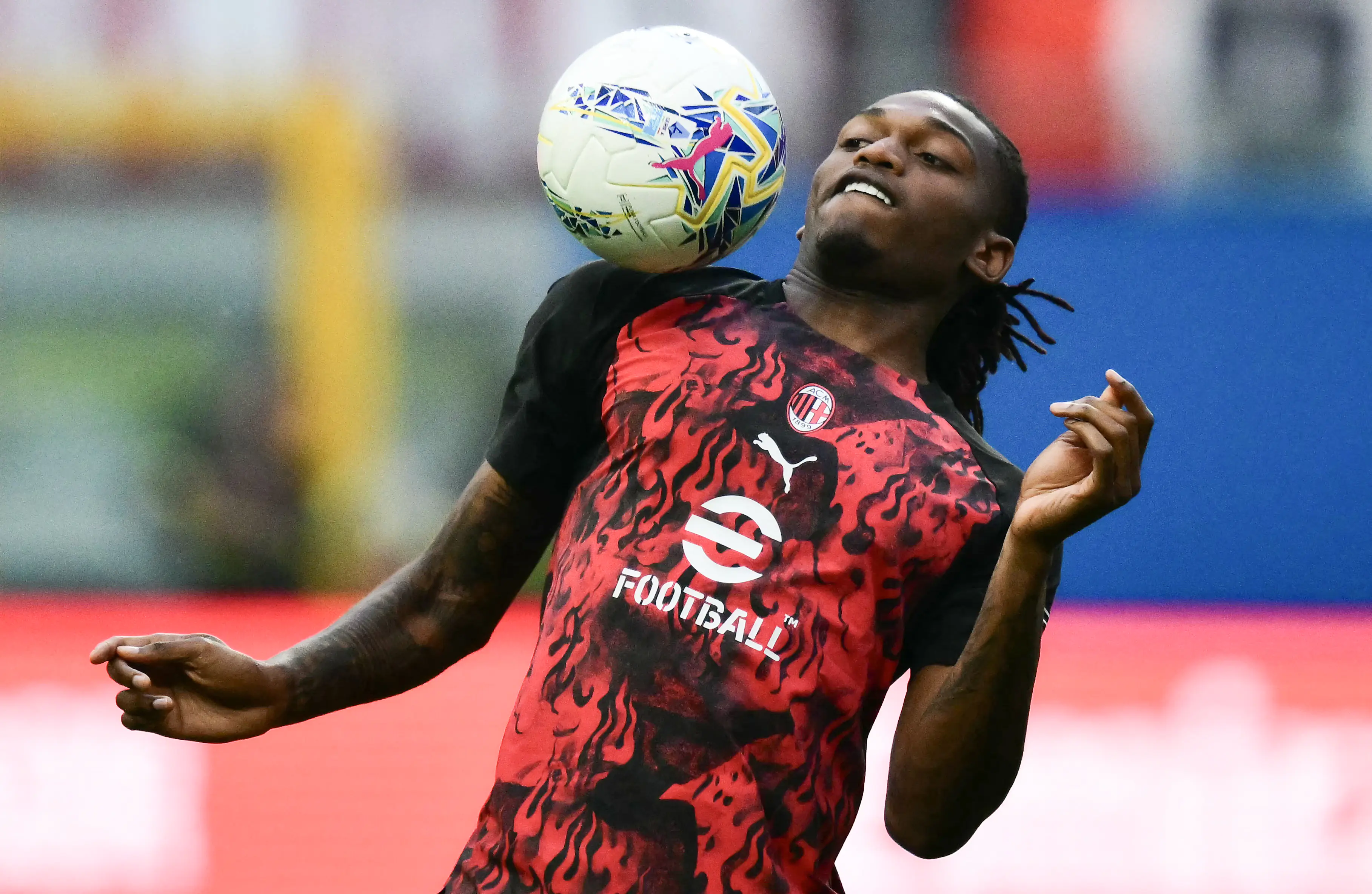 Milan aceita oferta do Galatasaray por Rafael Leão; Aston Villa segue na disputa