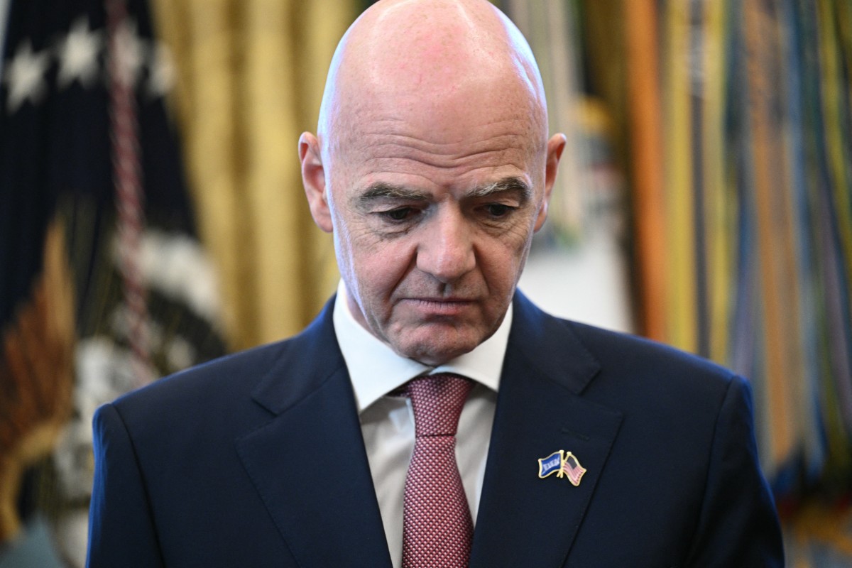 Uefa faz duras críticas a Infantino, apesar da retirada de plano de investimento privado