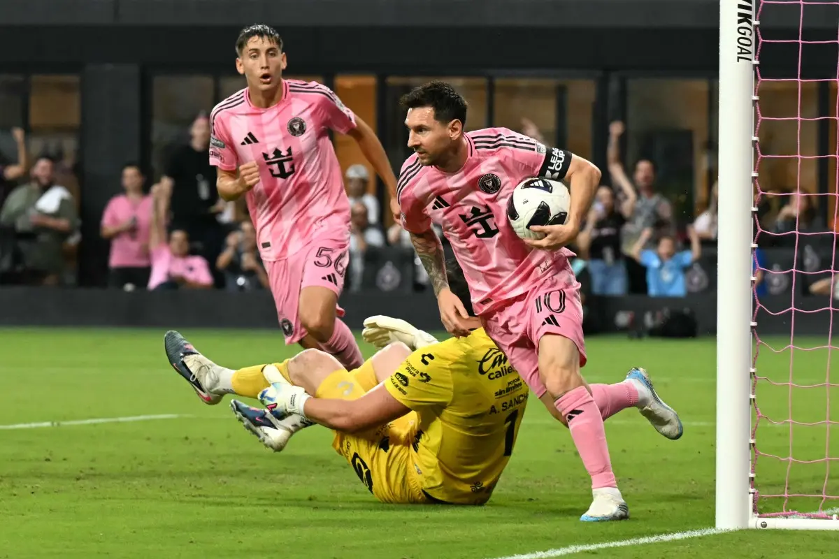 Messi marca duas vezes em vitória do Inter Miami e bate recorde na Leagues Cup