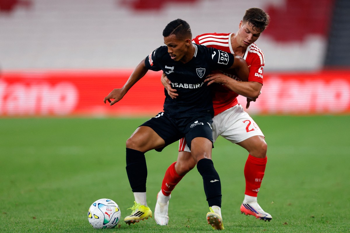 Veja fotos do duelo entre Benfica e Académico de Viseu pelo Português