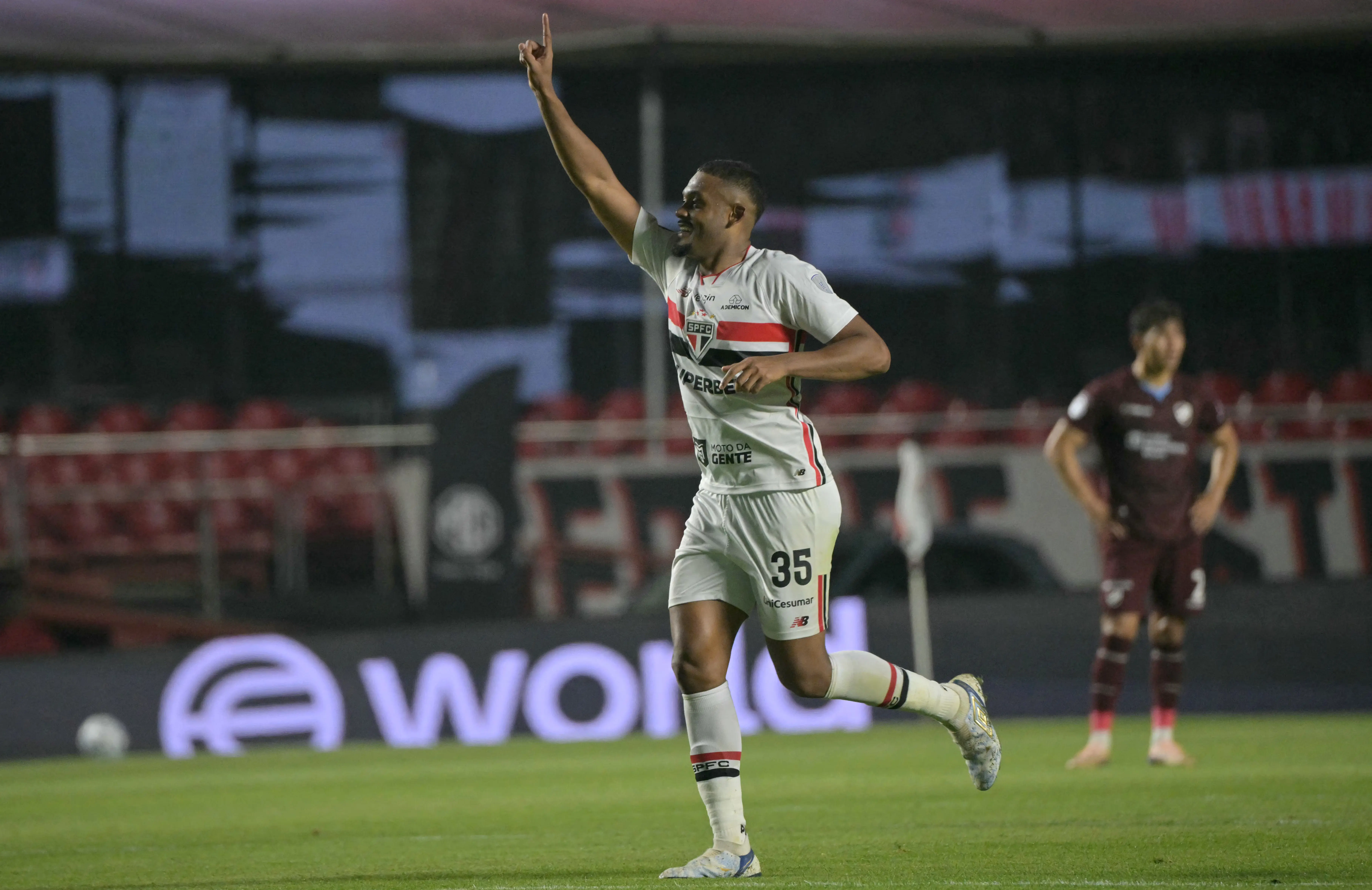 Sabino vibra com vaga do São Paulo nas quartas e brinca: "Talvez seja a maior Sul-Americana de todas"
