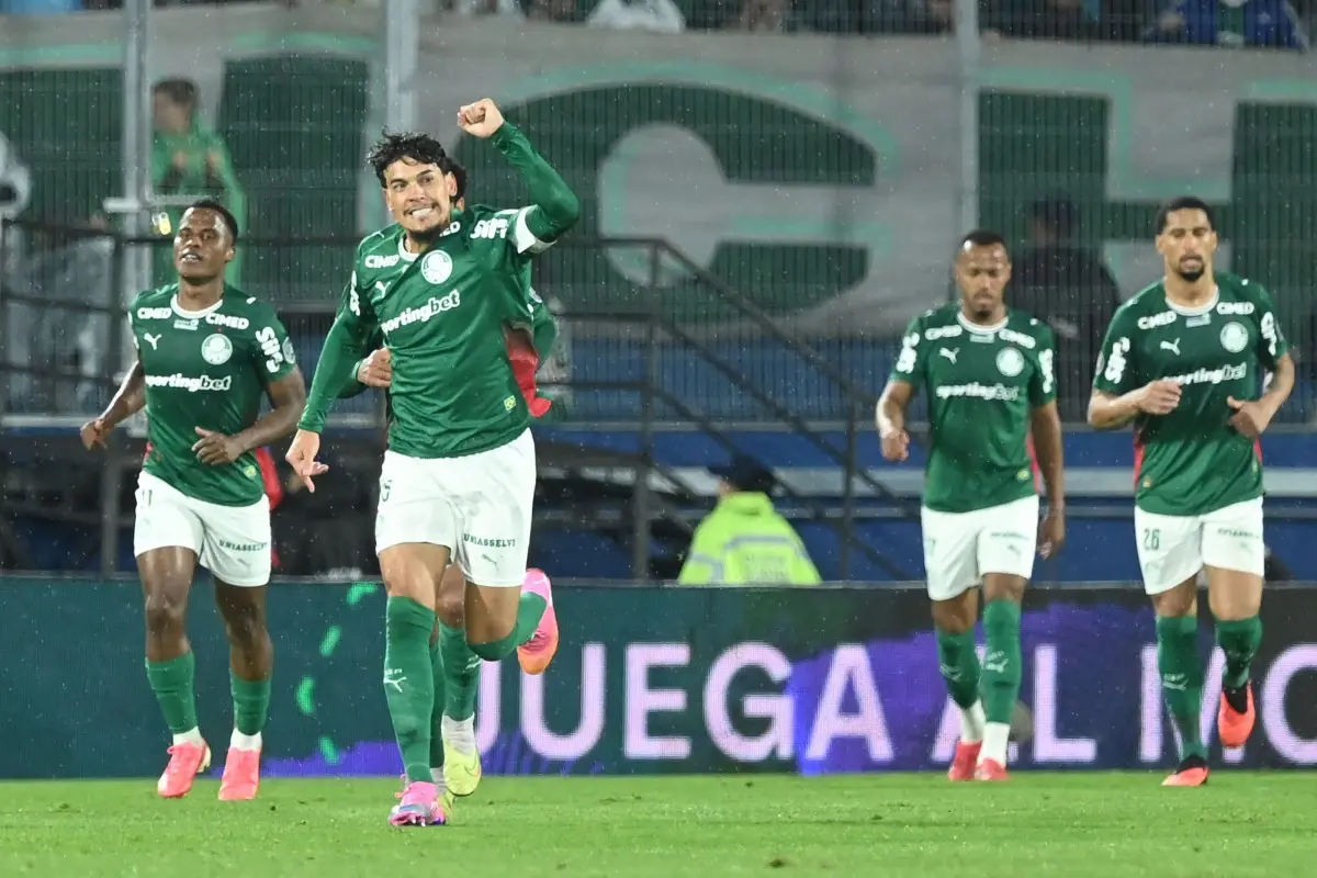 Gómez brilha em casa, e Palmeiras elimina Cerro nas oitavas da Libertadores