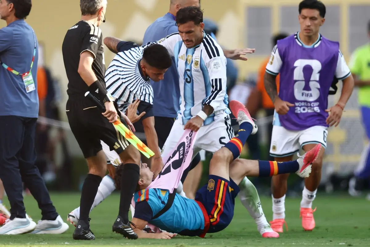 Leandro Paredes pega dez jogos de suspensão por incidentes na final da Copa do Mundo