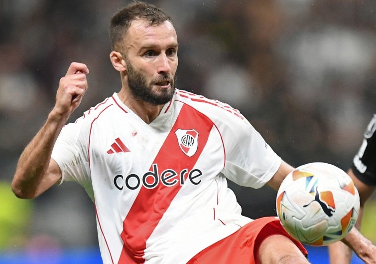 Campeão do mundo pela Argentina, Pezzella rescinde contrato e deixa o River Plate