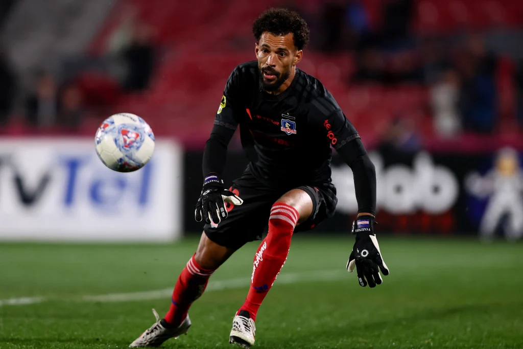 Goleiro Vozinha revela perda de paz e fama repentina após Copa