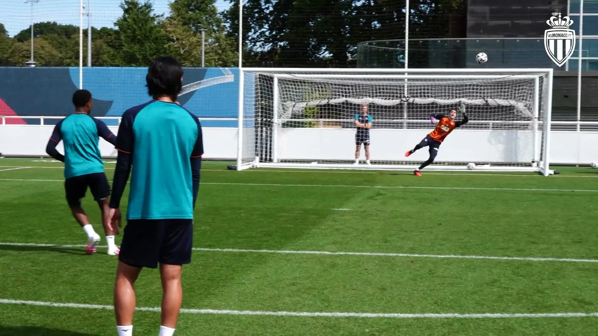 Ansu Fati e Minamino marcam golaços no treino; confira