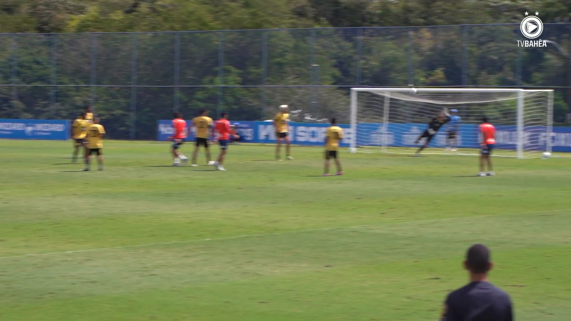 Bahia vence jogo-treino contra o Five; veja os gols