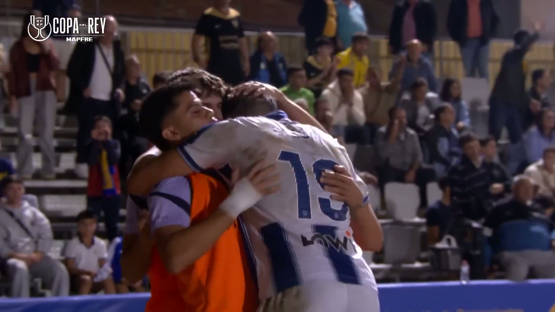 Doblete de Carlos Espí garante virada do Levante na Copa do Rei
