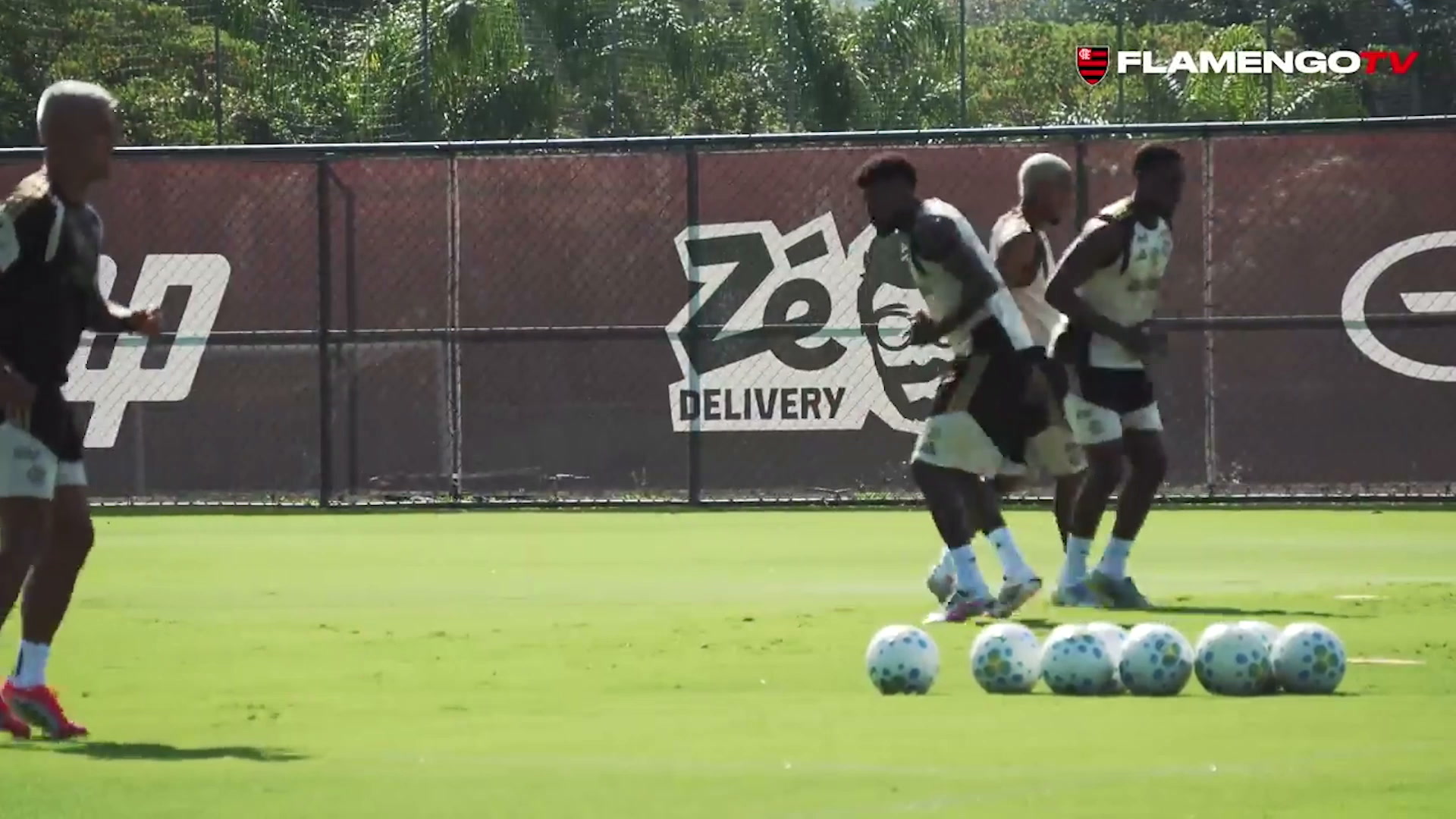 Flamengo aproveita semana cheia para treinos no Ninho do Urubu