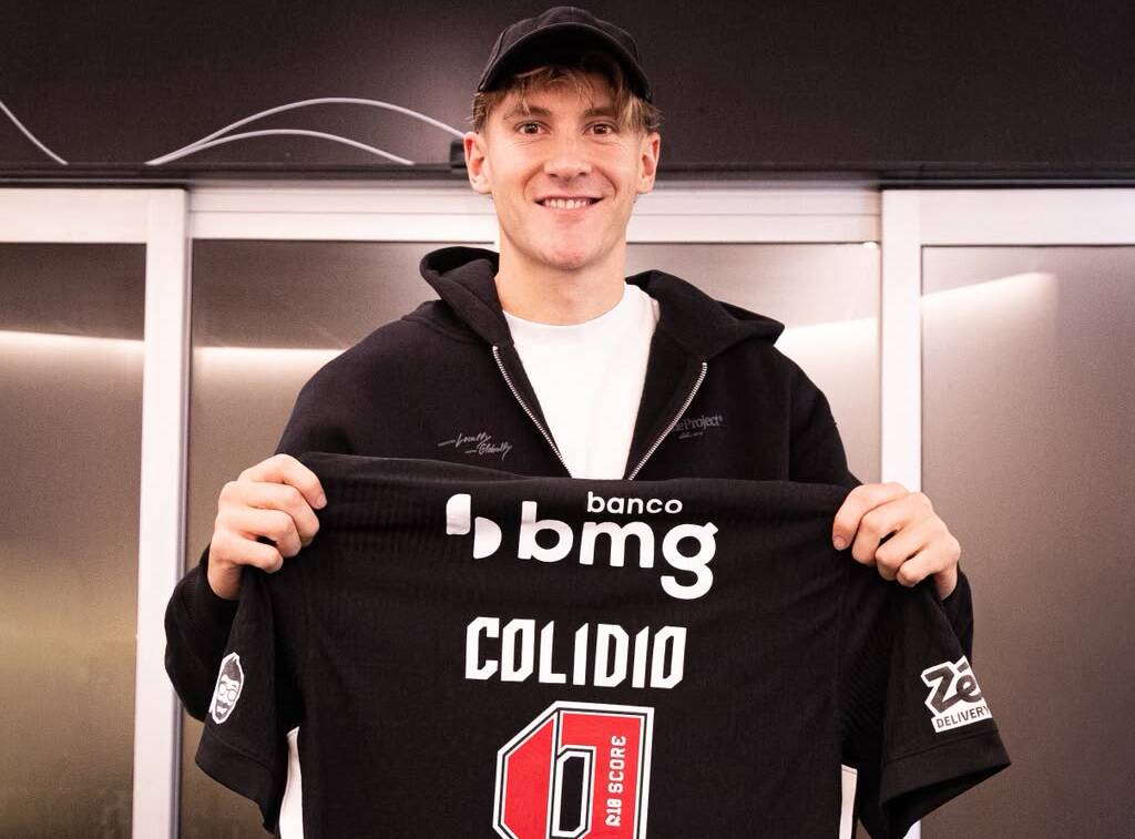 Vasco anuncia contratação de atacante argentino ex-River Plate