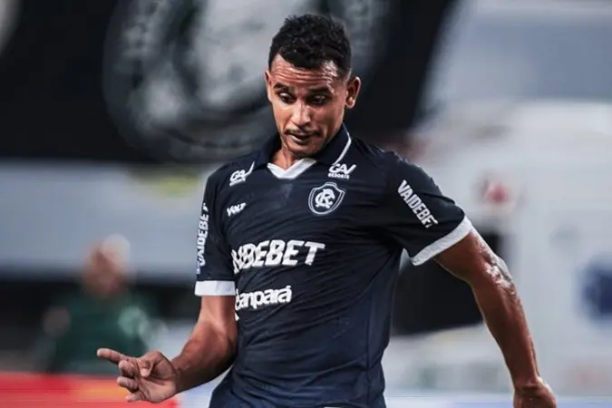 Zé Ricardo lamenta derrota do Remo para o Coritiba, mas mantém esperanças contra o rebaixamento