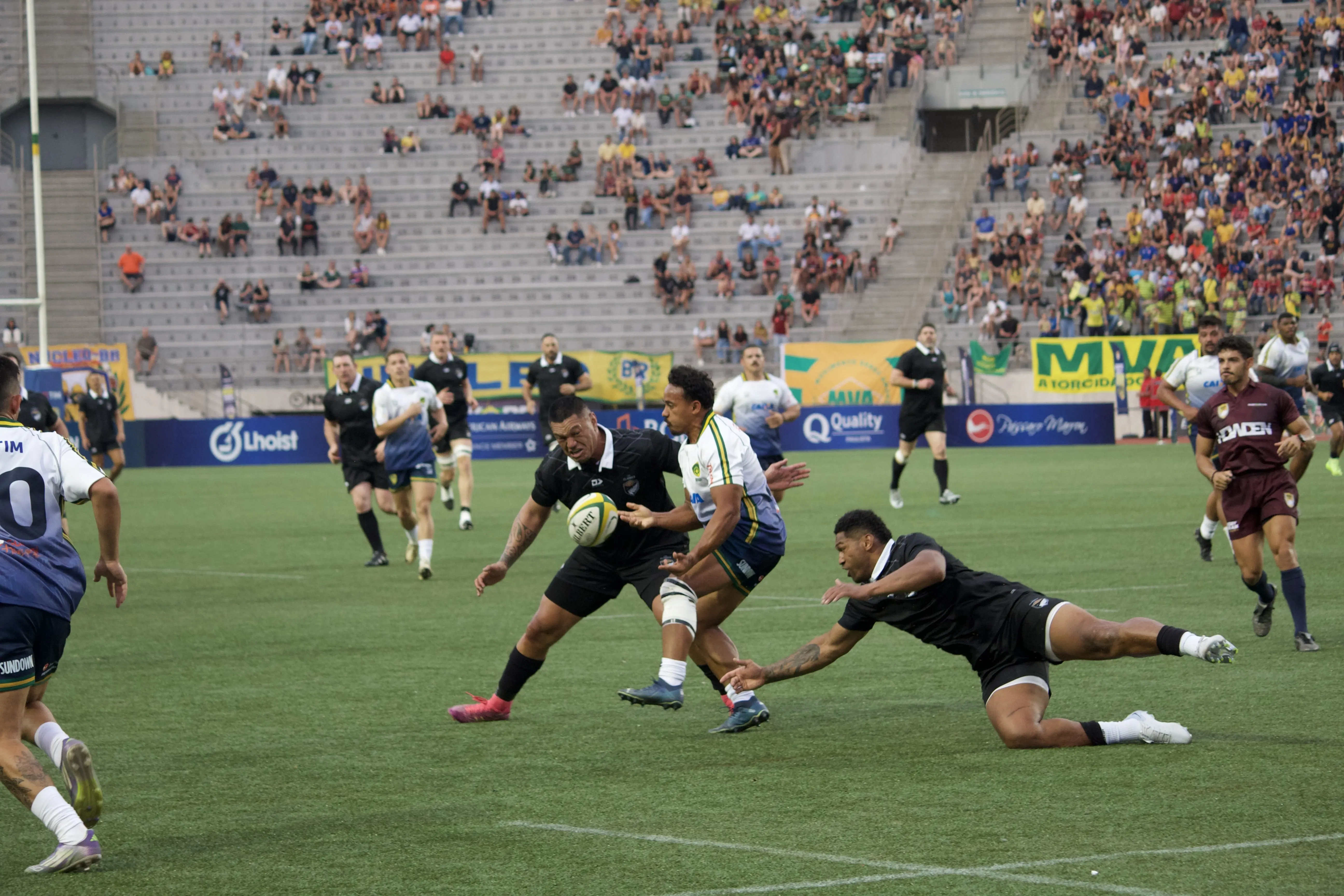 Seleção Brasileira cai para lendas neozelandesas em dia de festa do rugby em São Paulo