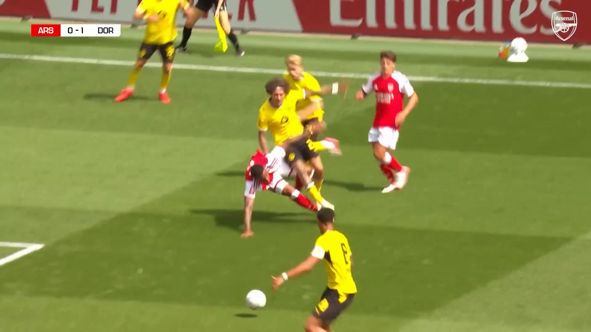 Nwaneri e Gyökeres marcam em amistoso contra o Dortmund