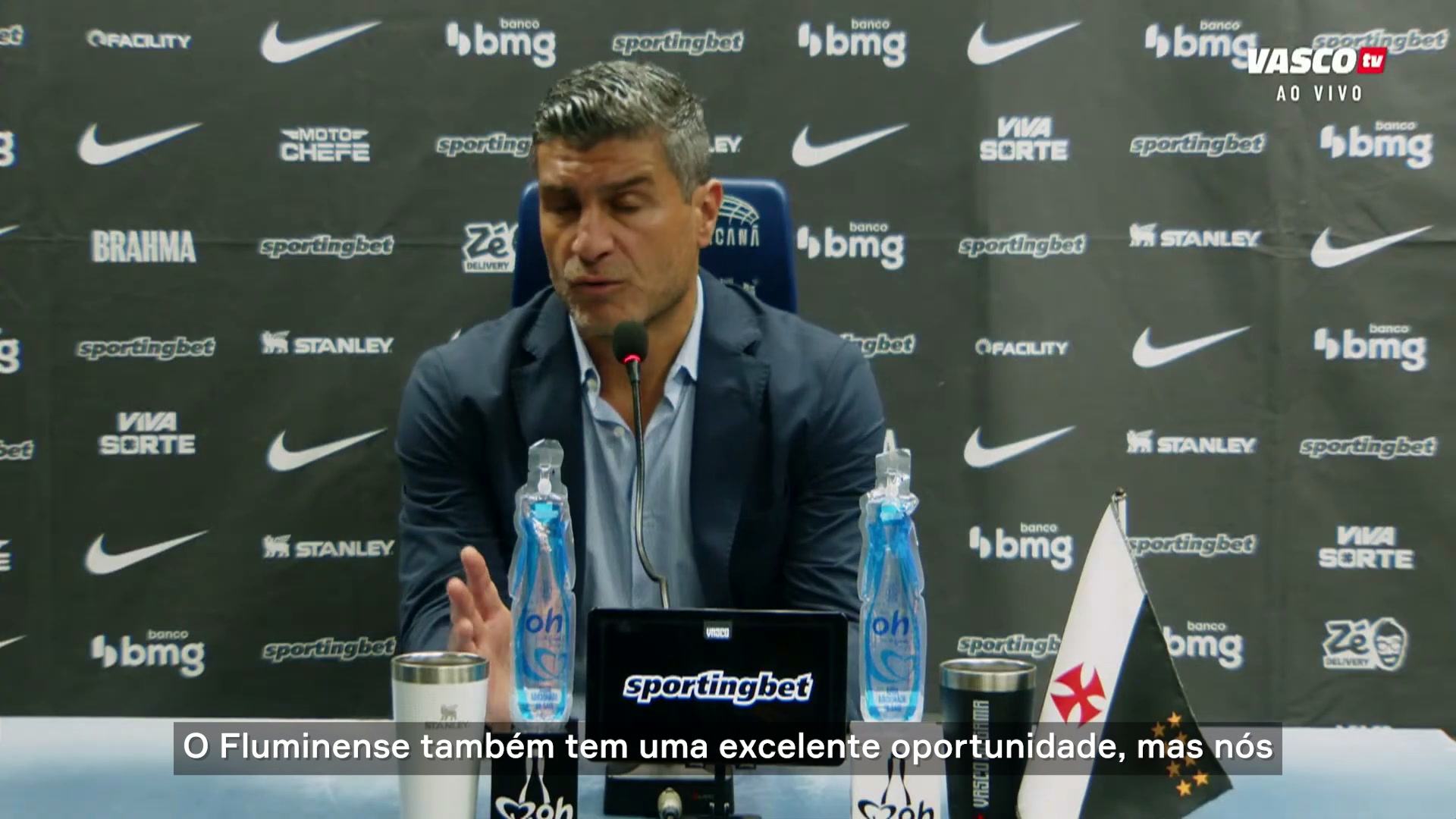 Pedro Emanuel aprova postura e lamenta falta de sorte do Vasco