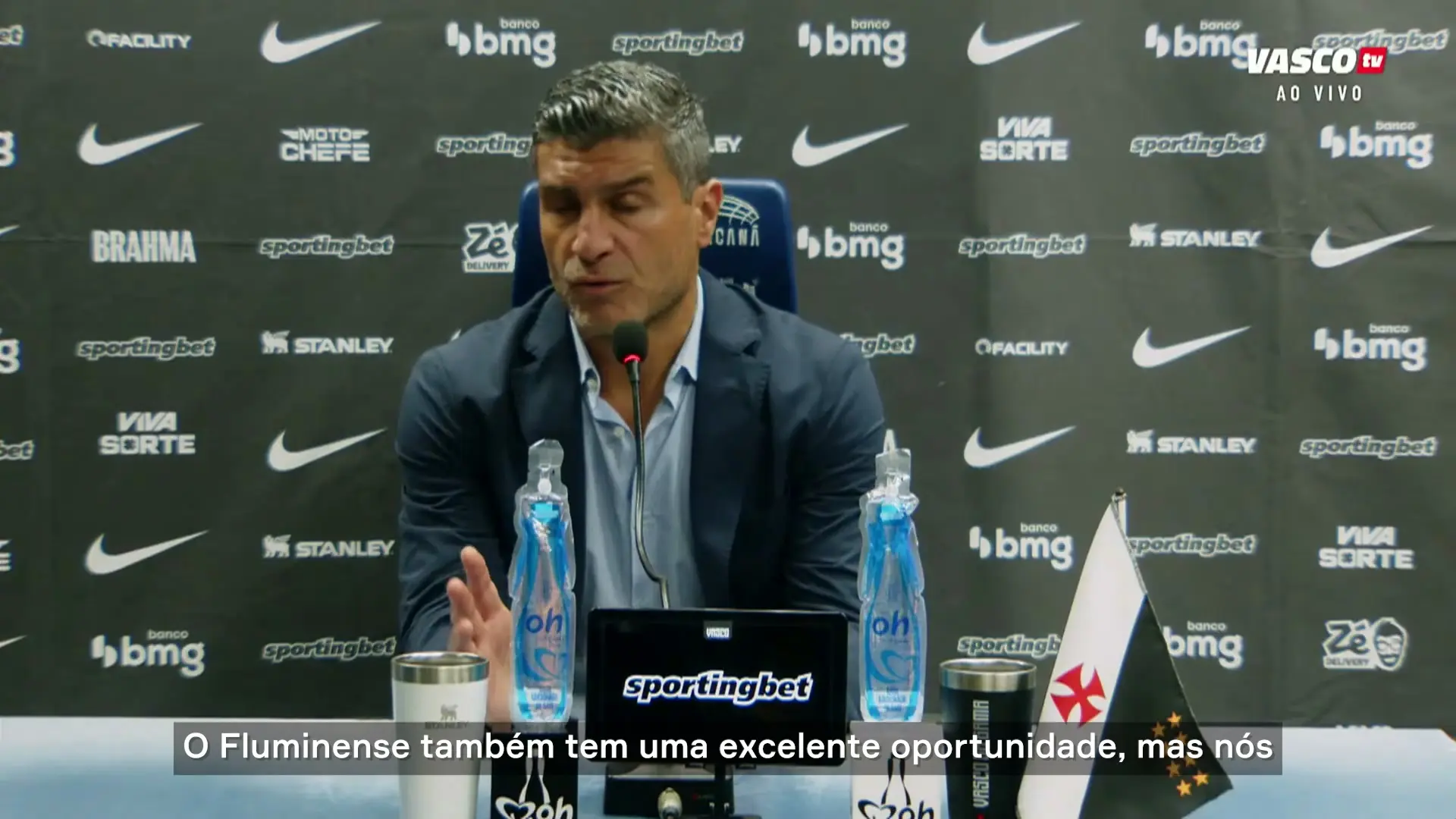 Pedro Emanuel aprova postura do Vasco e explica ausência de Hinestroza em empate com o Fluminense