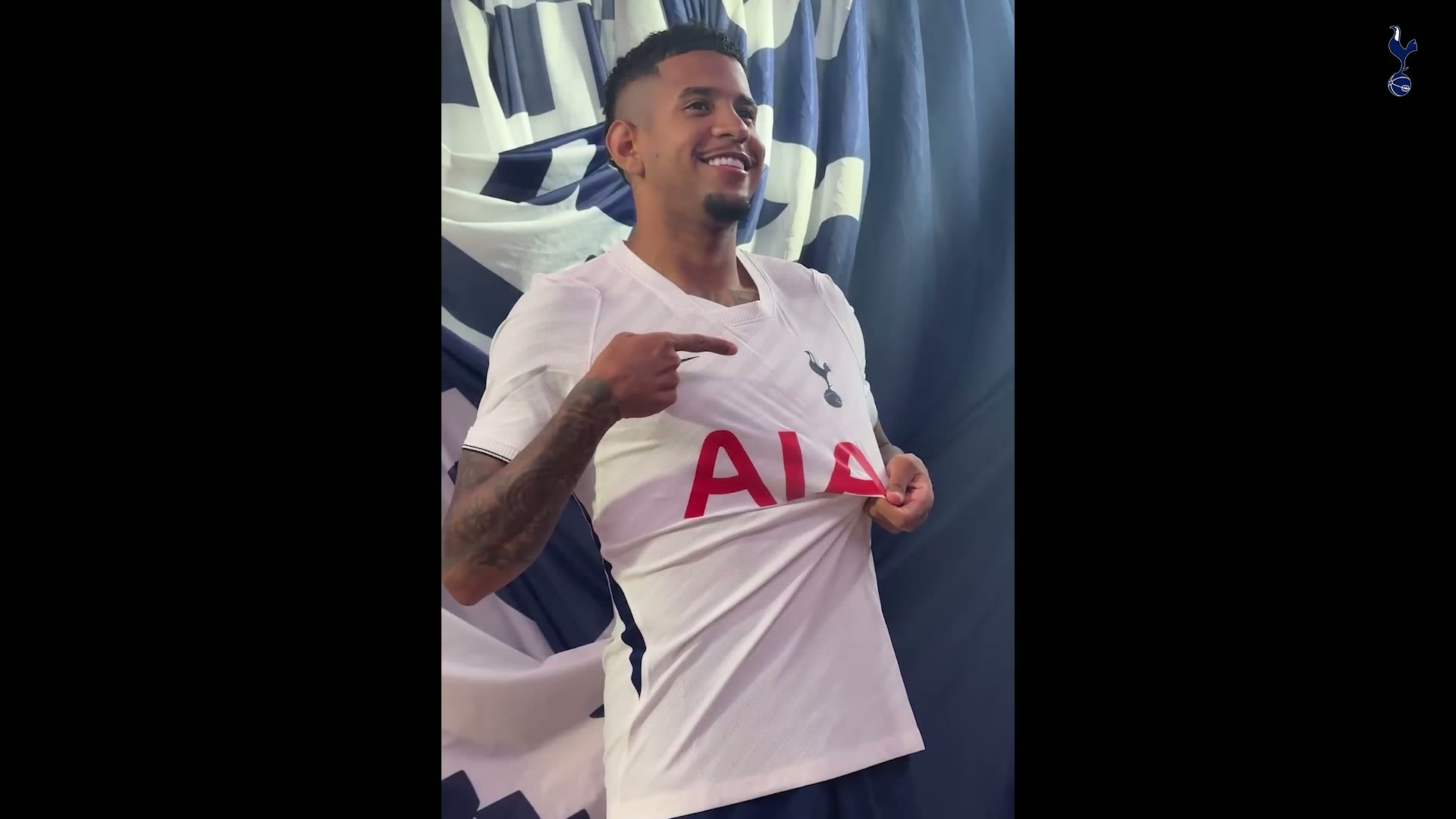 Primeiro dia de Savinho no Tottenham; confira