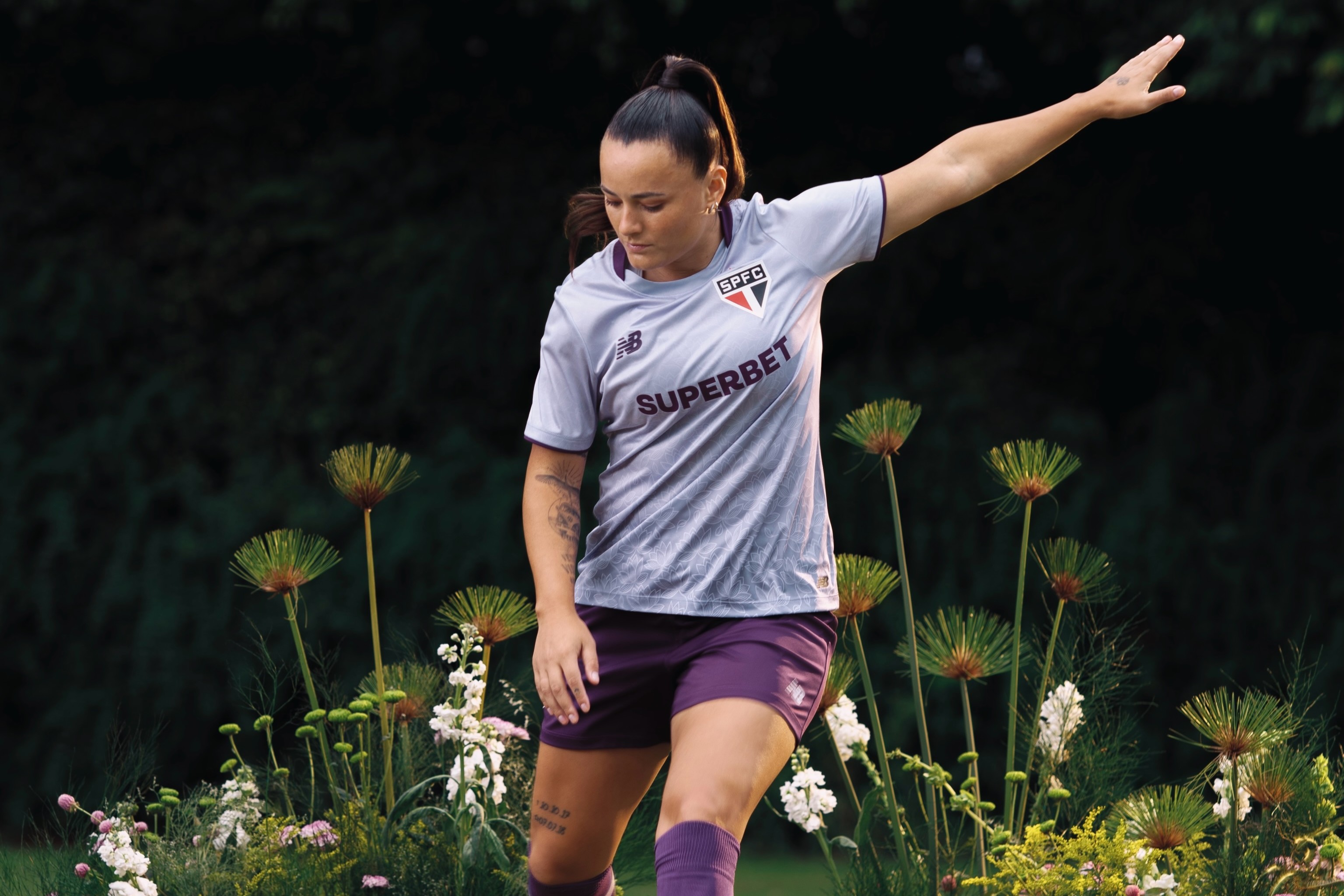 Veja fotos do novo uniforme exclusivo da equipe feminina do São Paulo