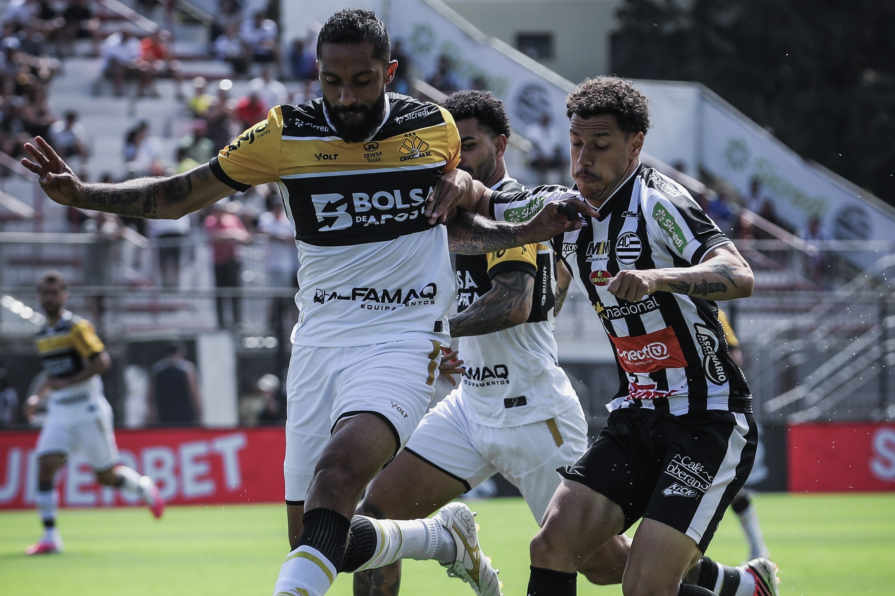 Athletic surpreende e vence o líder Criciúma na Série B