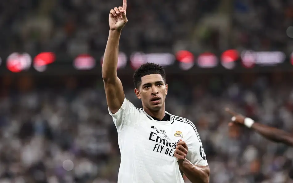 Bellingham se reapresenta no Real Madrid para pré-temporada