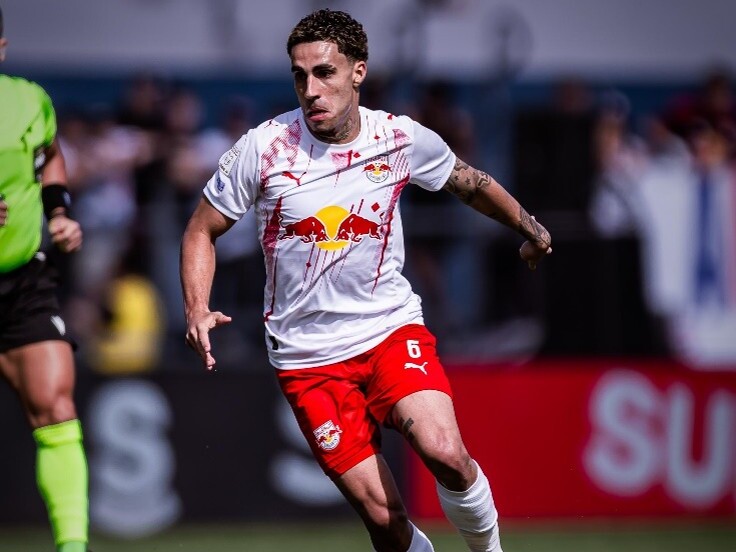 Gabriel reencontra o Corinthians como peça importante do Bragantino