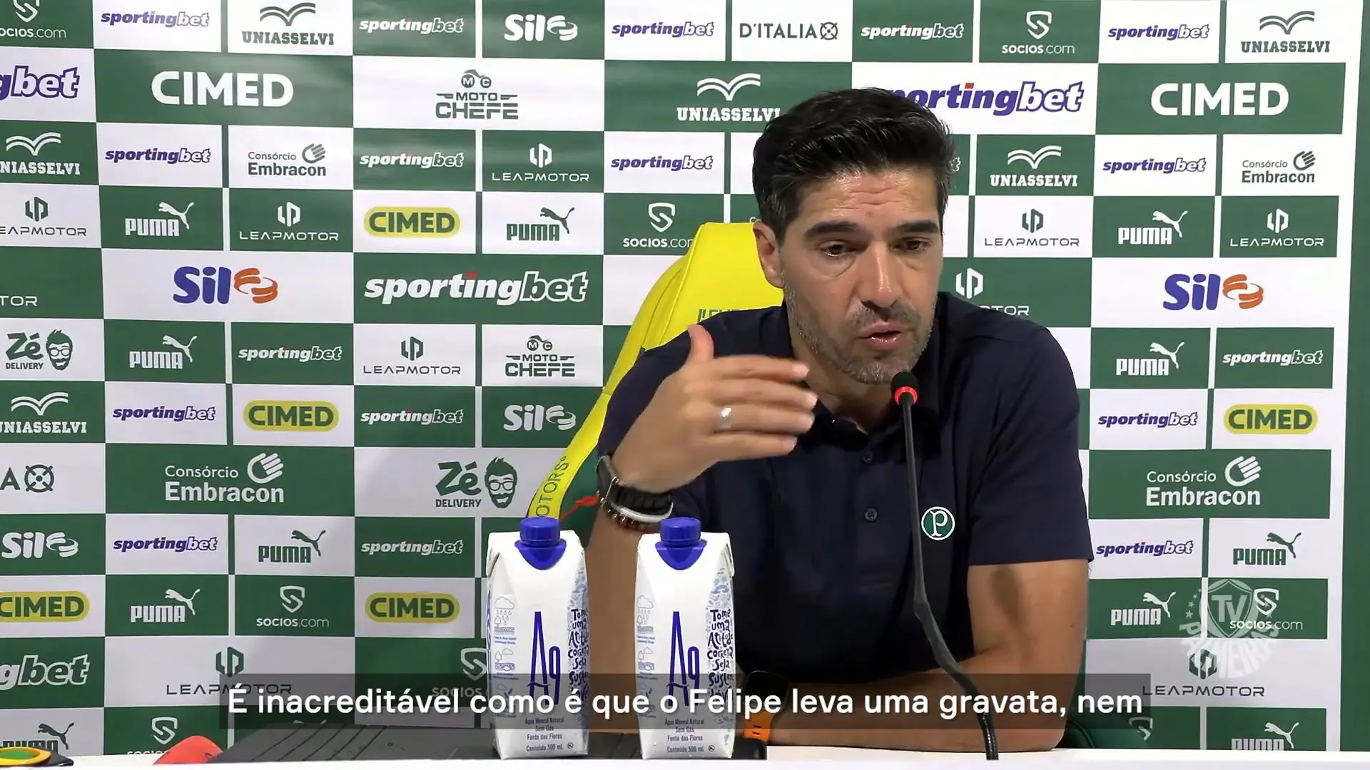 Abel Ferreira critica arbitragem após partida em Mirassol