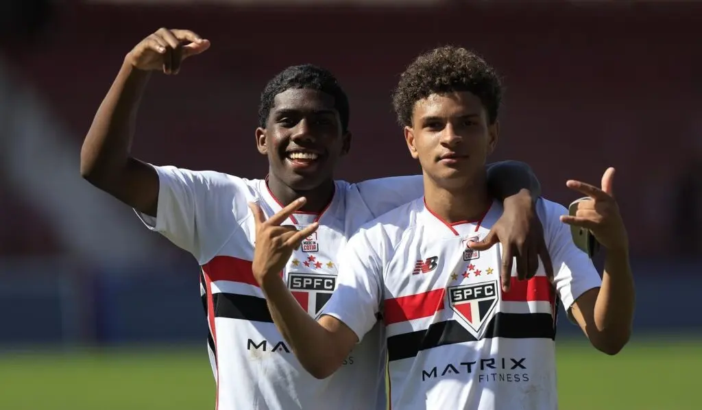 São Paulo goleia no Sub-15 e Sub-17 e avança em primeiro no Paulista