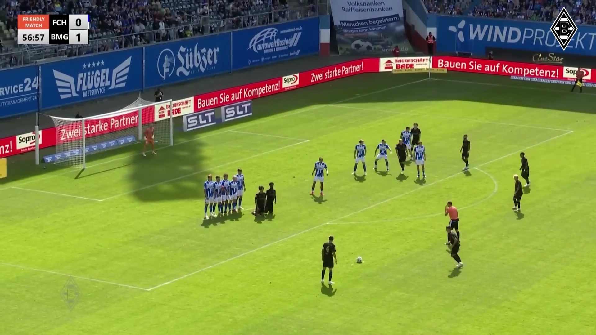Cobrança de falta perfeita de Stöger surpreende goleiro do Hansa Rostock