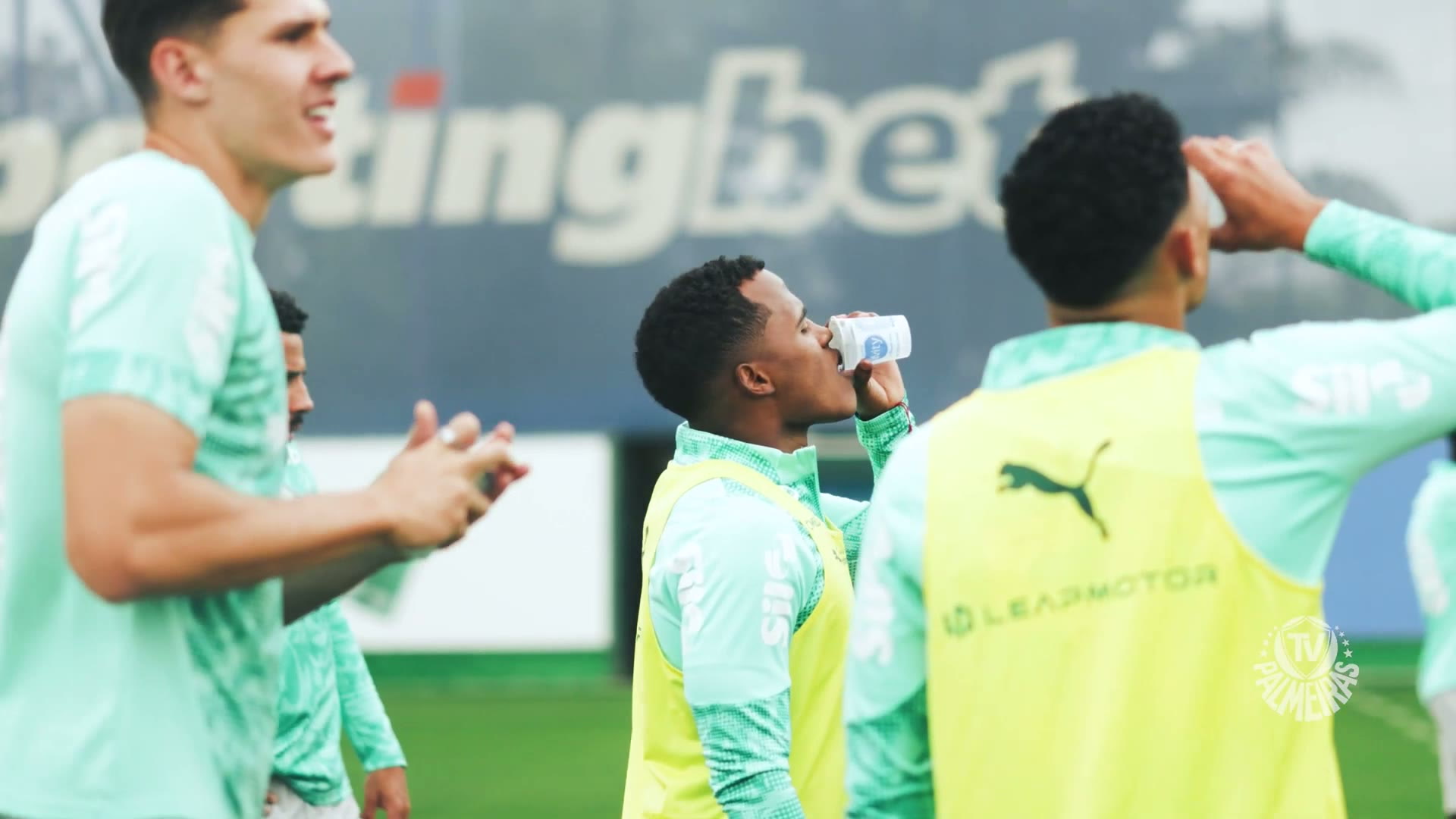 Verdão retoma treinos na Academia e mira clássico contra o Santos pela Copa do Brasil