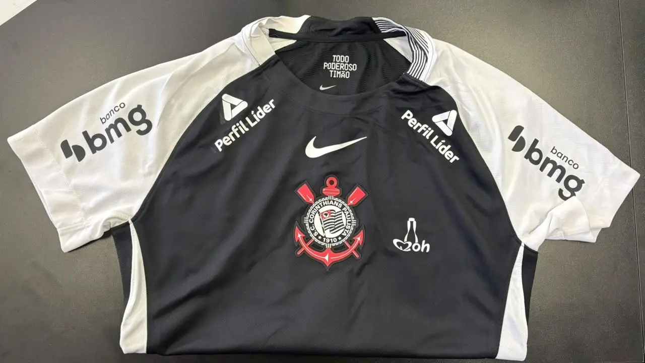 Corinthians renova com patrocinadora e estampa marca nos uniformes