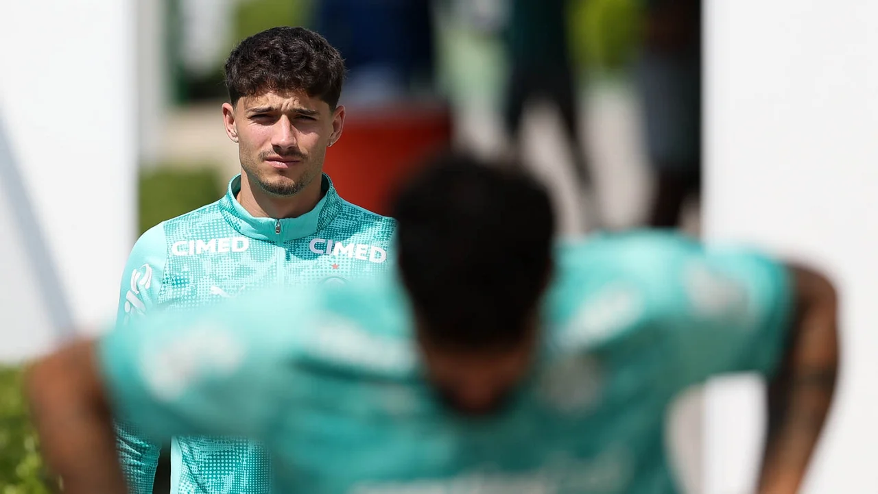 Uruguai corta Valverde por lesão e convoca meia do Palmeiras para amistosos