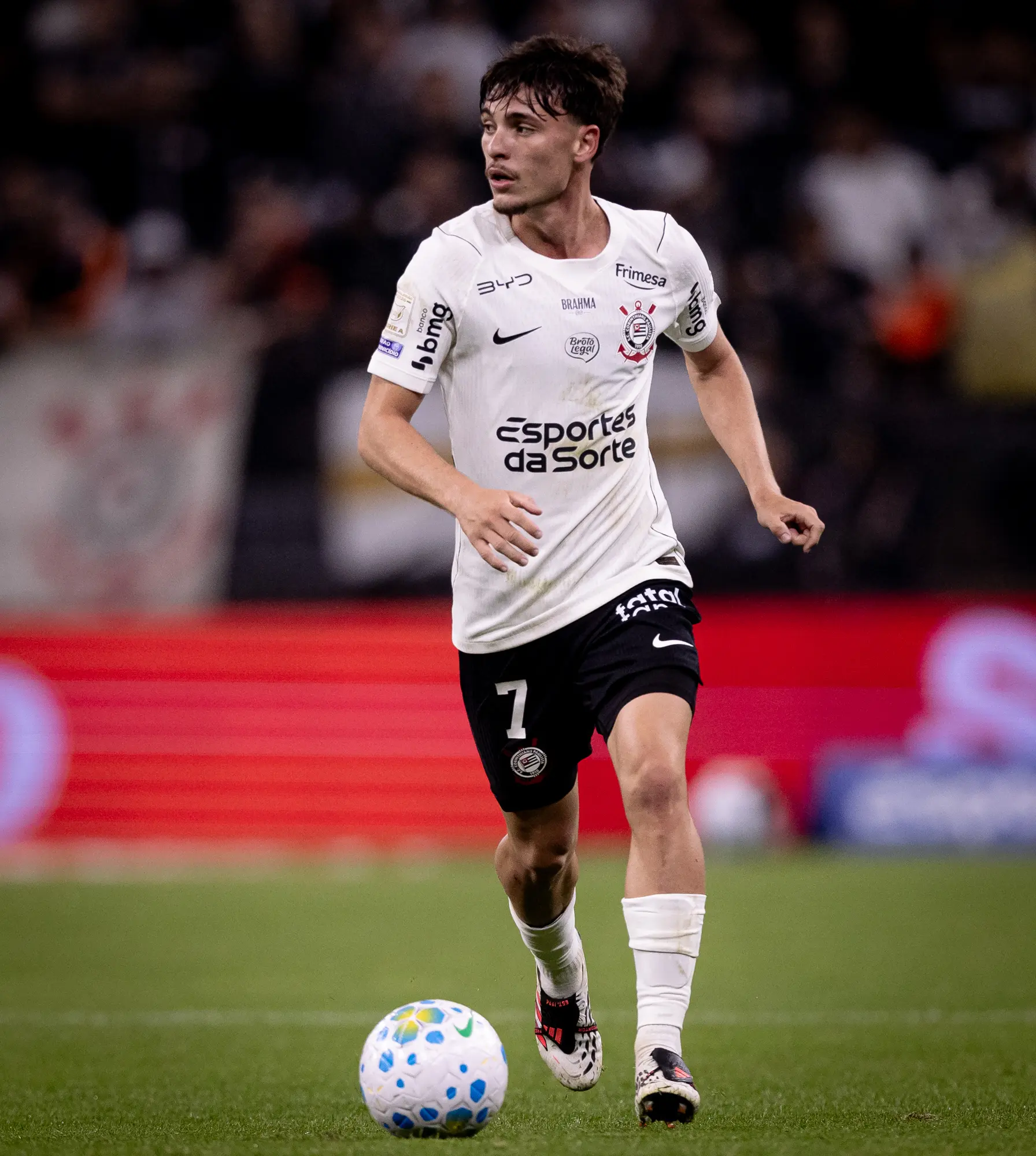 Breno Bidon encerra conversas com o Besiktas e fica no Corinthians