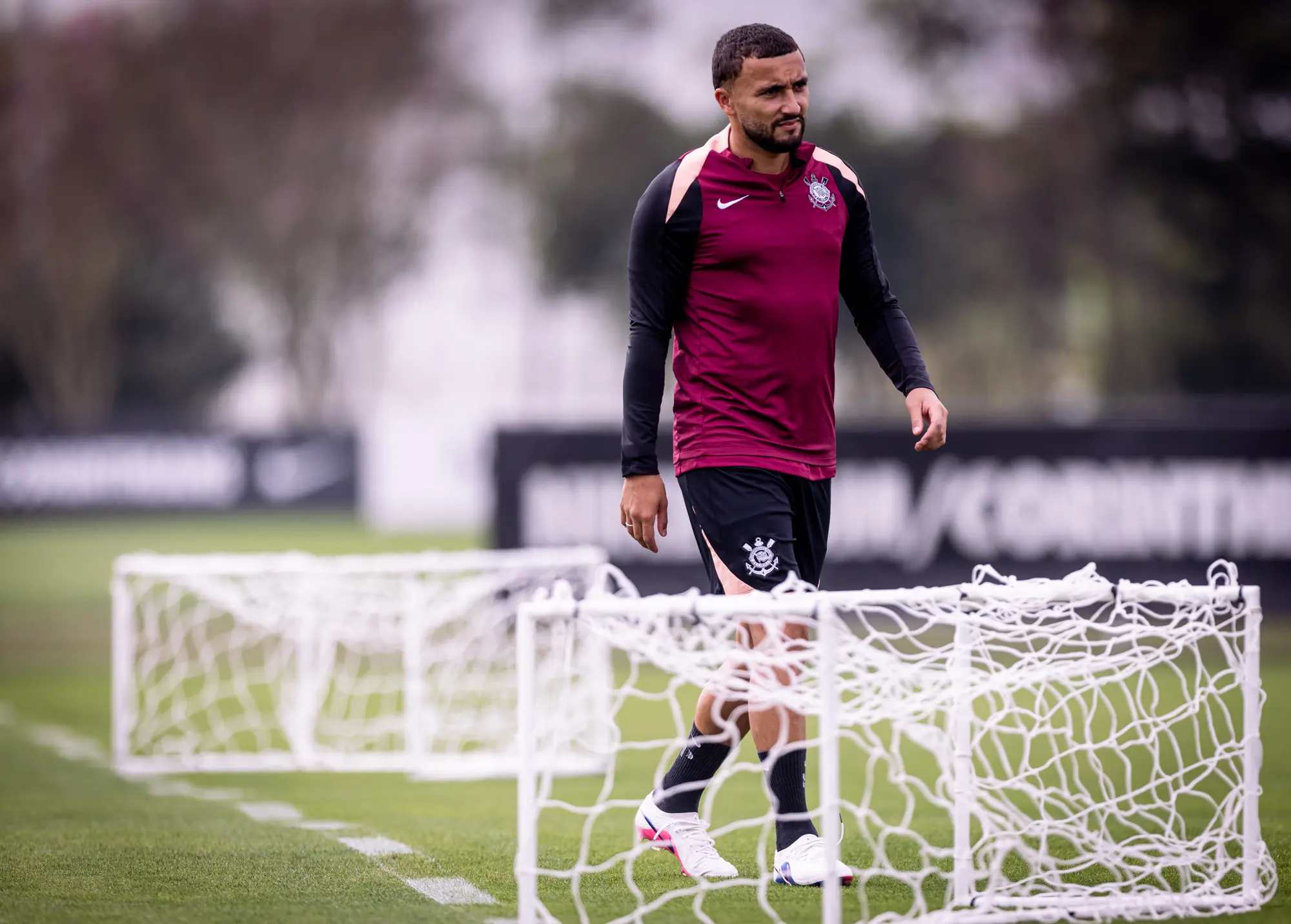 Corinthians oficializa renovação de contrato com meia Zakaria Labyad​‌​