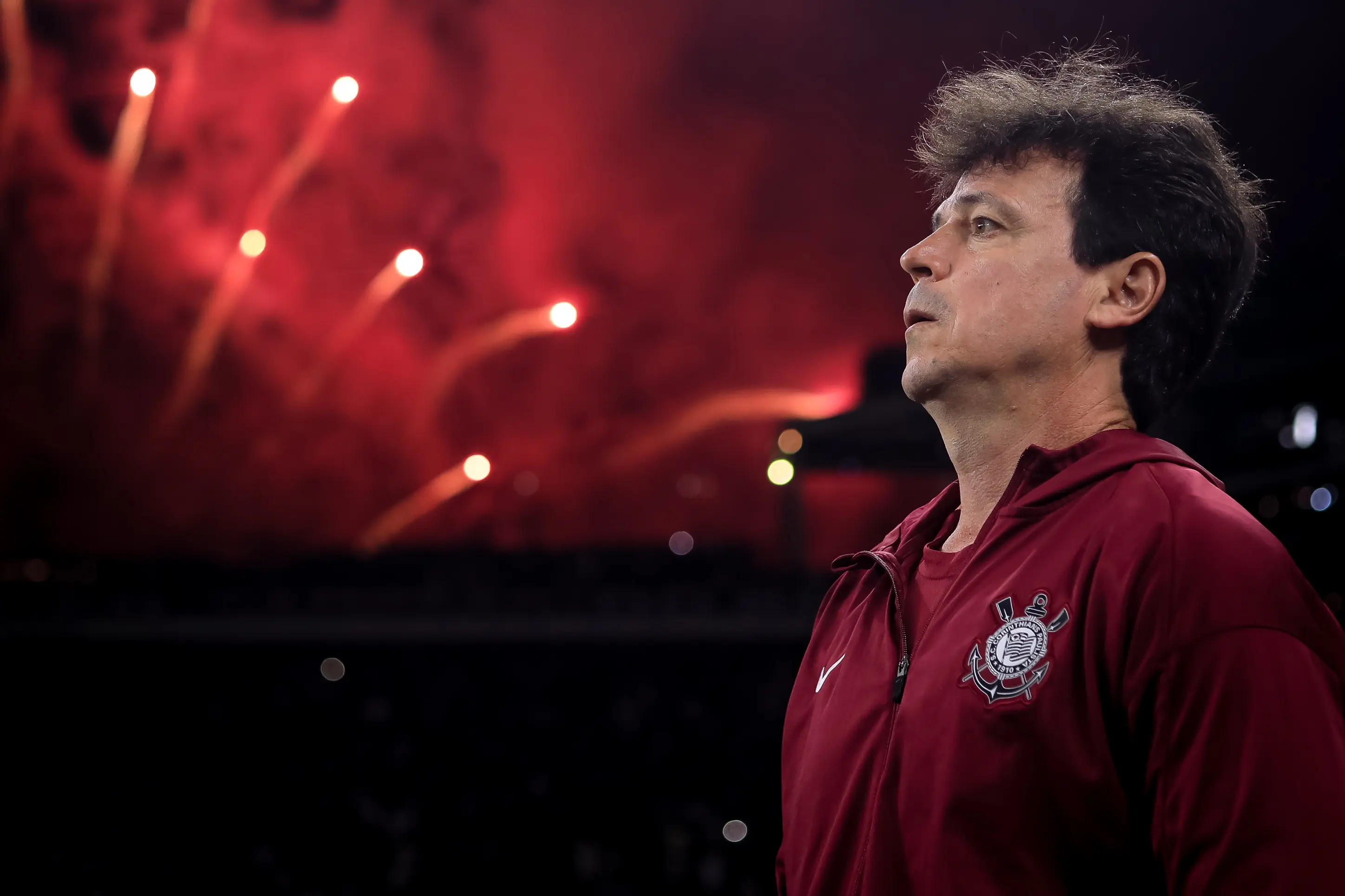 Multa milionária pesa contra demissão de Diniz no Corinthians