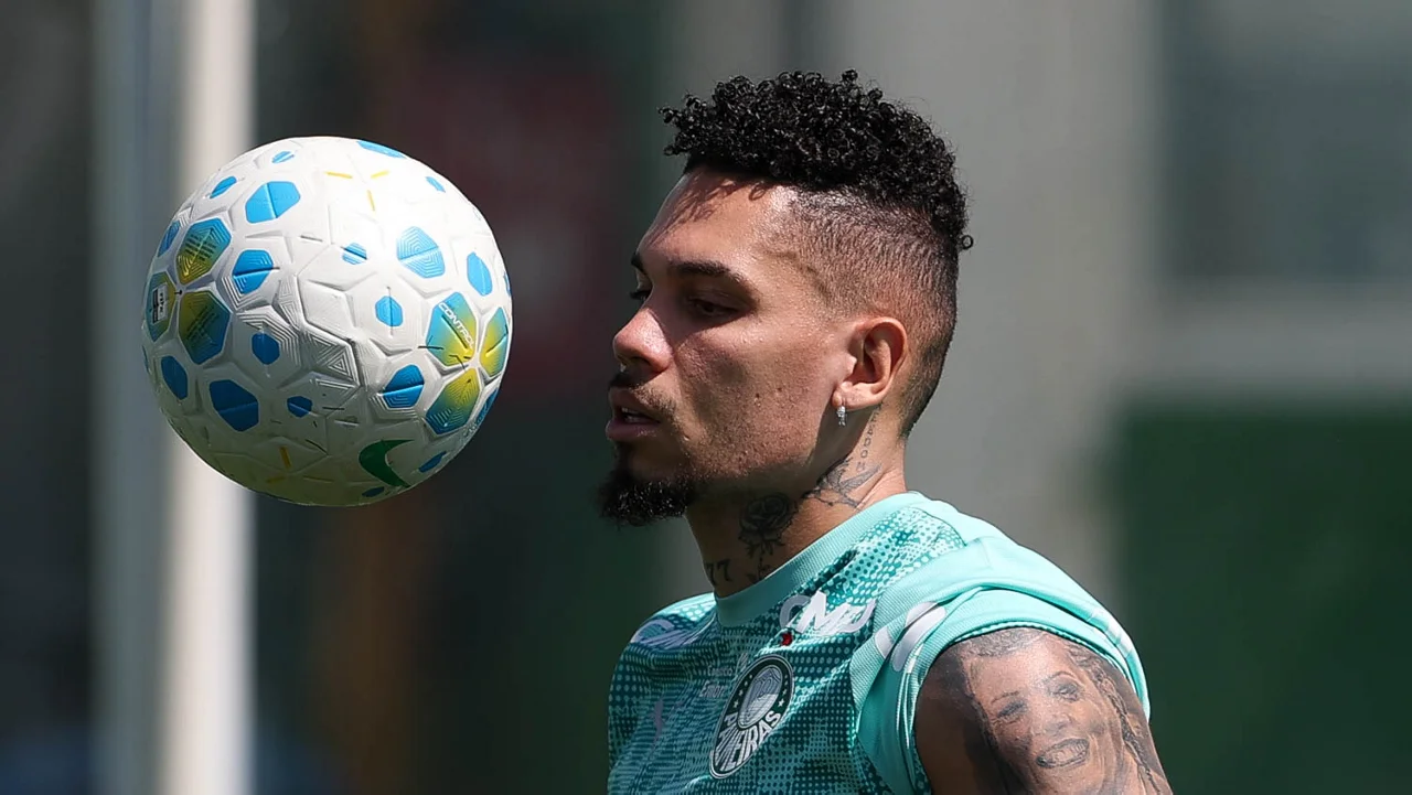 Desfalcado de 11 jogadores, Palmeiras faz atividades técnicas e tem Paulinho em campo
