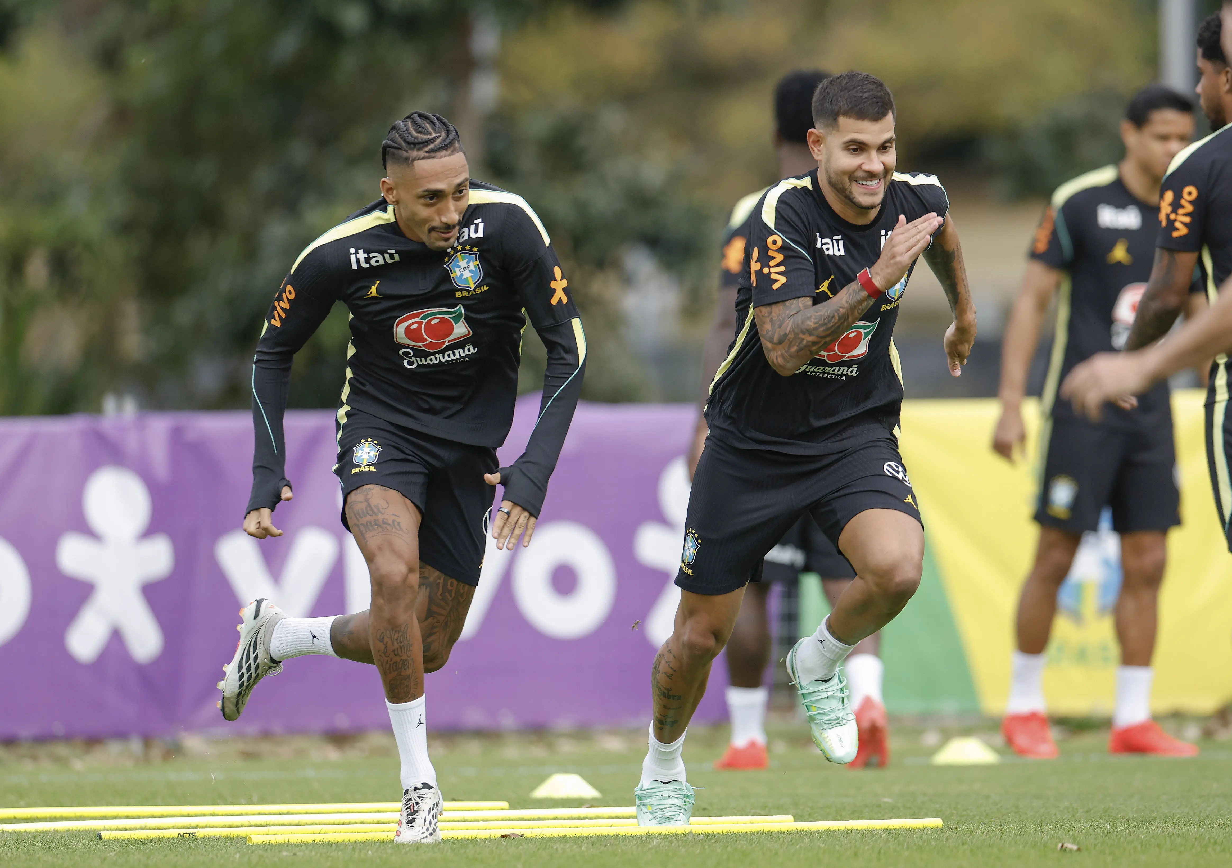 Ancelotti mantém sete mudanças e prepara Brasil com Raphinha de centroavante