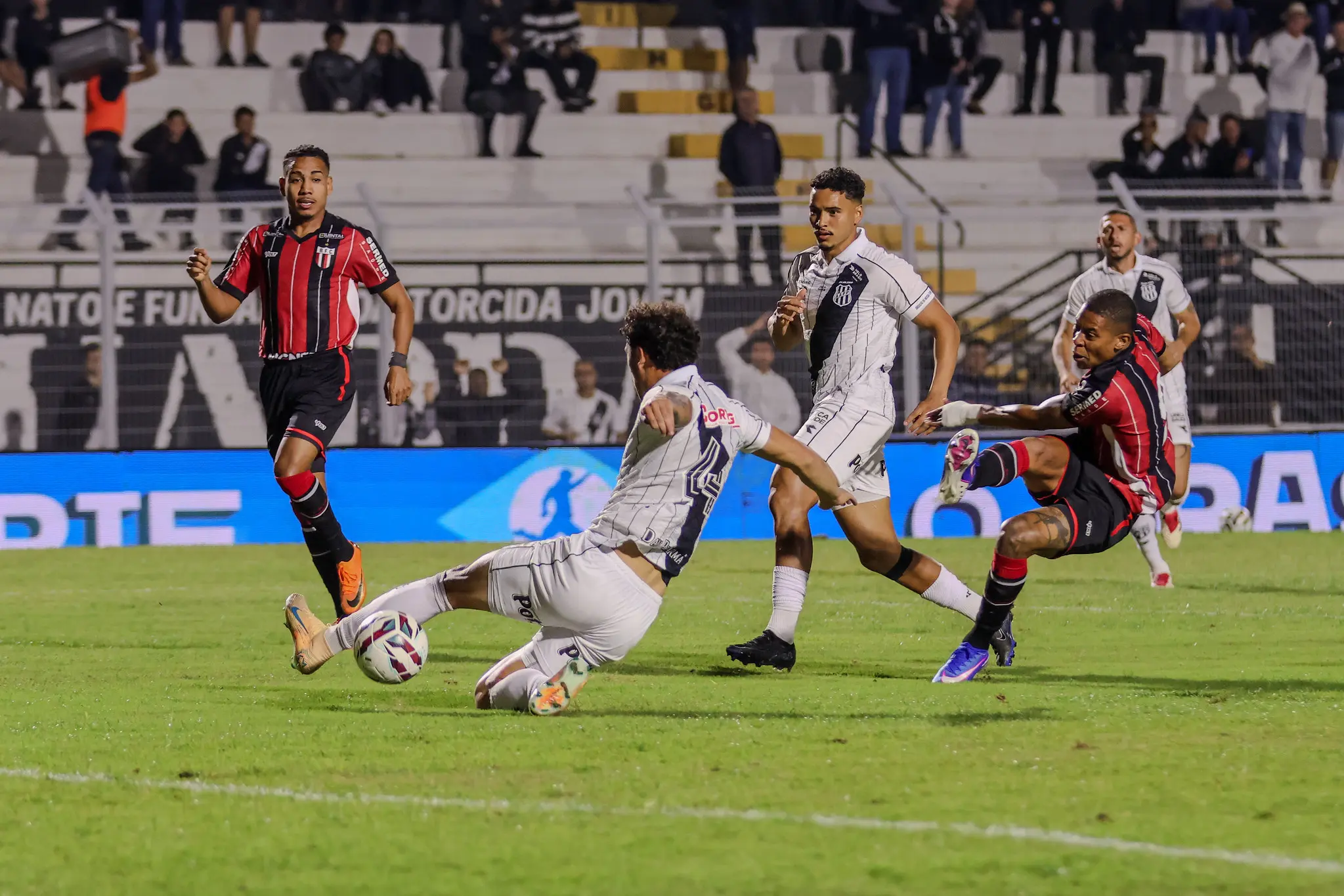 Botafogo-SP x Ponte Preta: veja as prováveis escalações e onde assistir ao duelo pela Série B