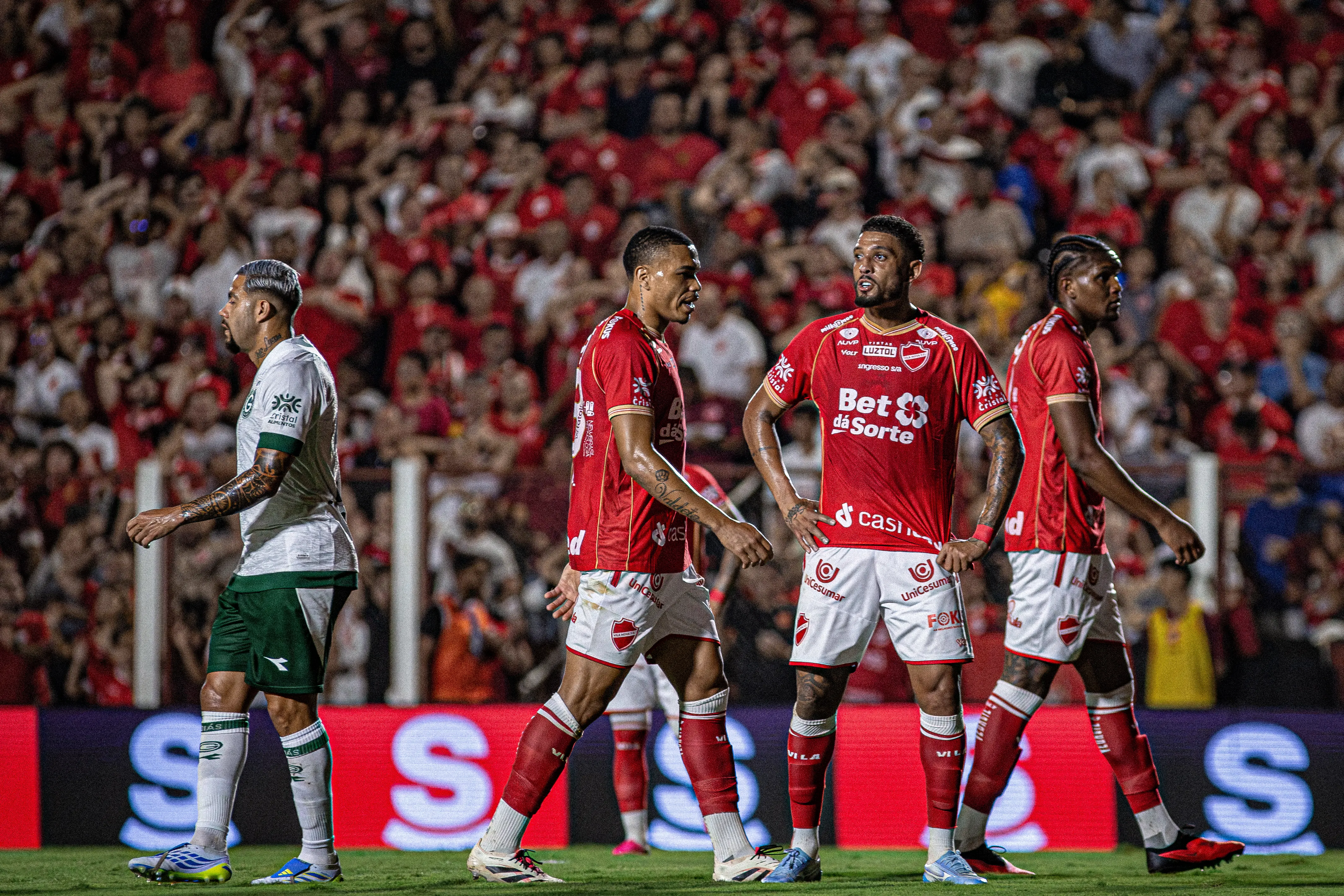 Vila Nova x América-MG: veja prováveis escalações e onde assistir ao jogo da Série B
