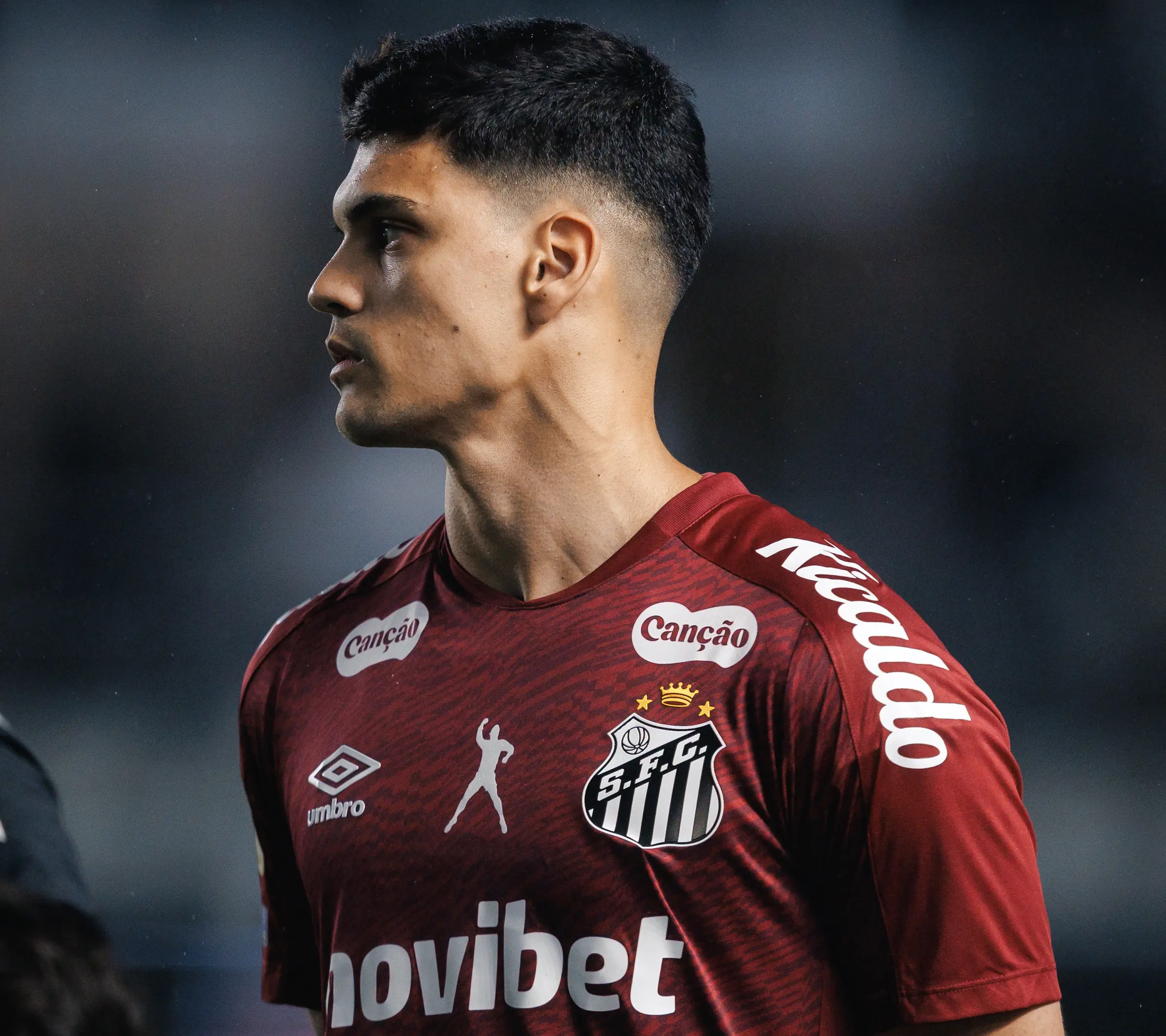 Brazão passa por cirurgia no ombro e deve perder resto da temporada no Santos