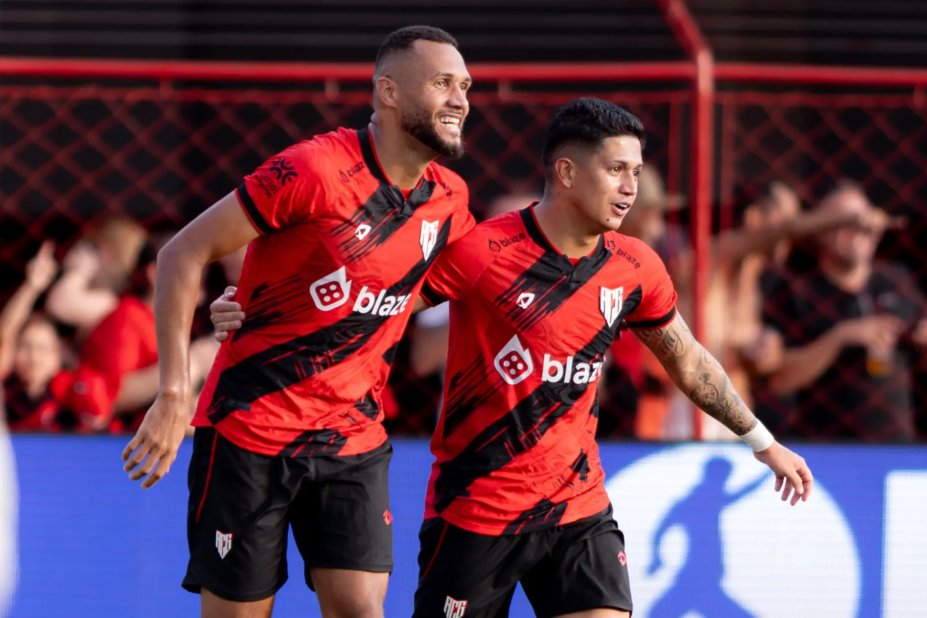 Com hat-trick de Gustavo Coutinho, Atlético-GO goleia Criciúma pela Série B