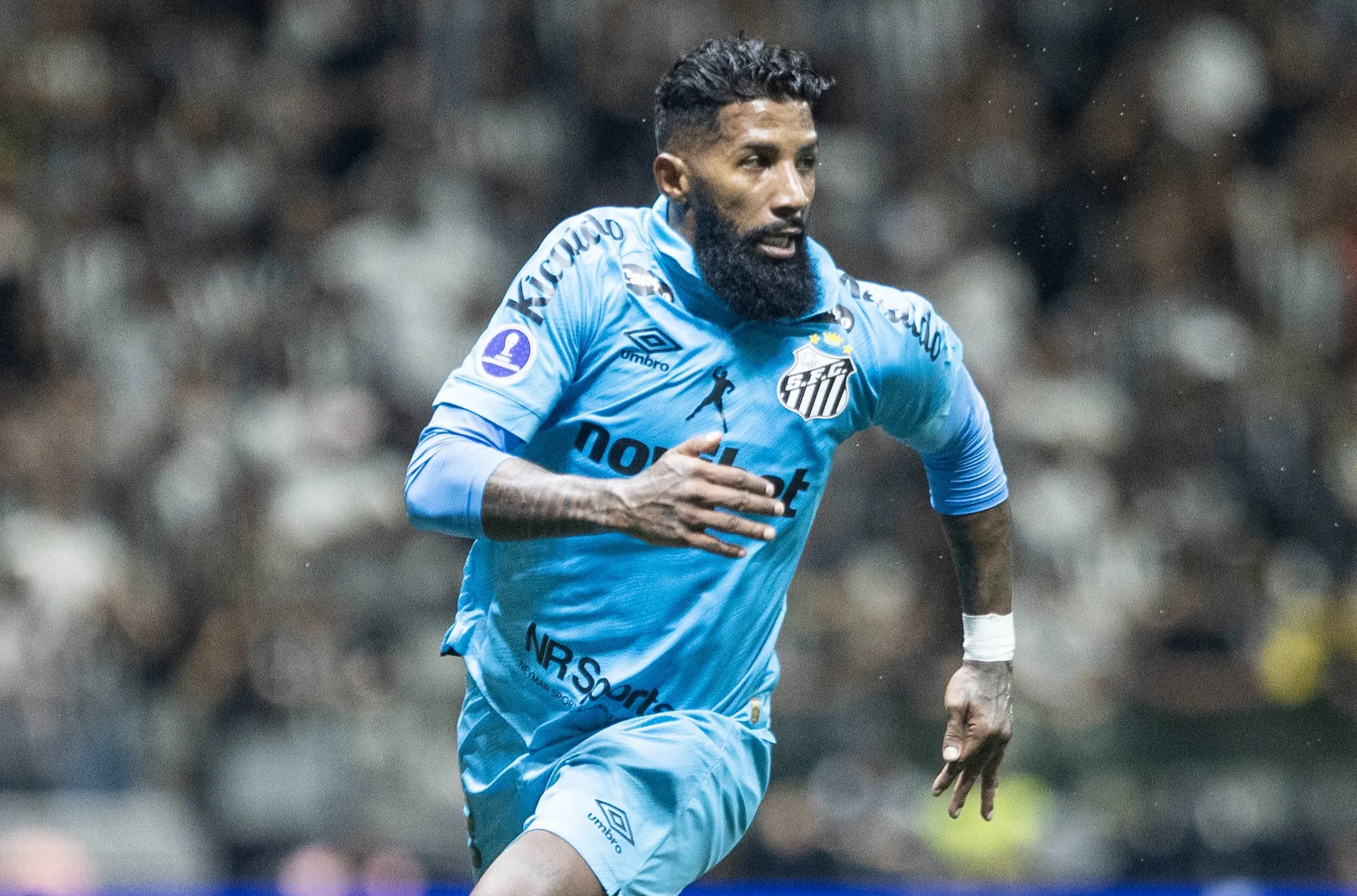 Rodinei classifica eliminação do Santos como “derrota mais dolorida” de sua carreira