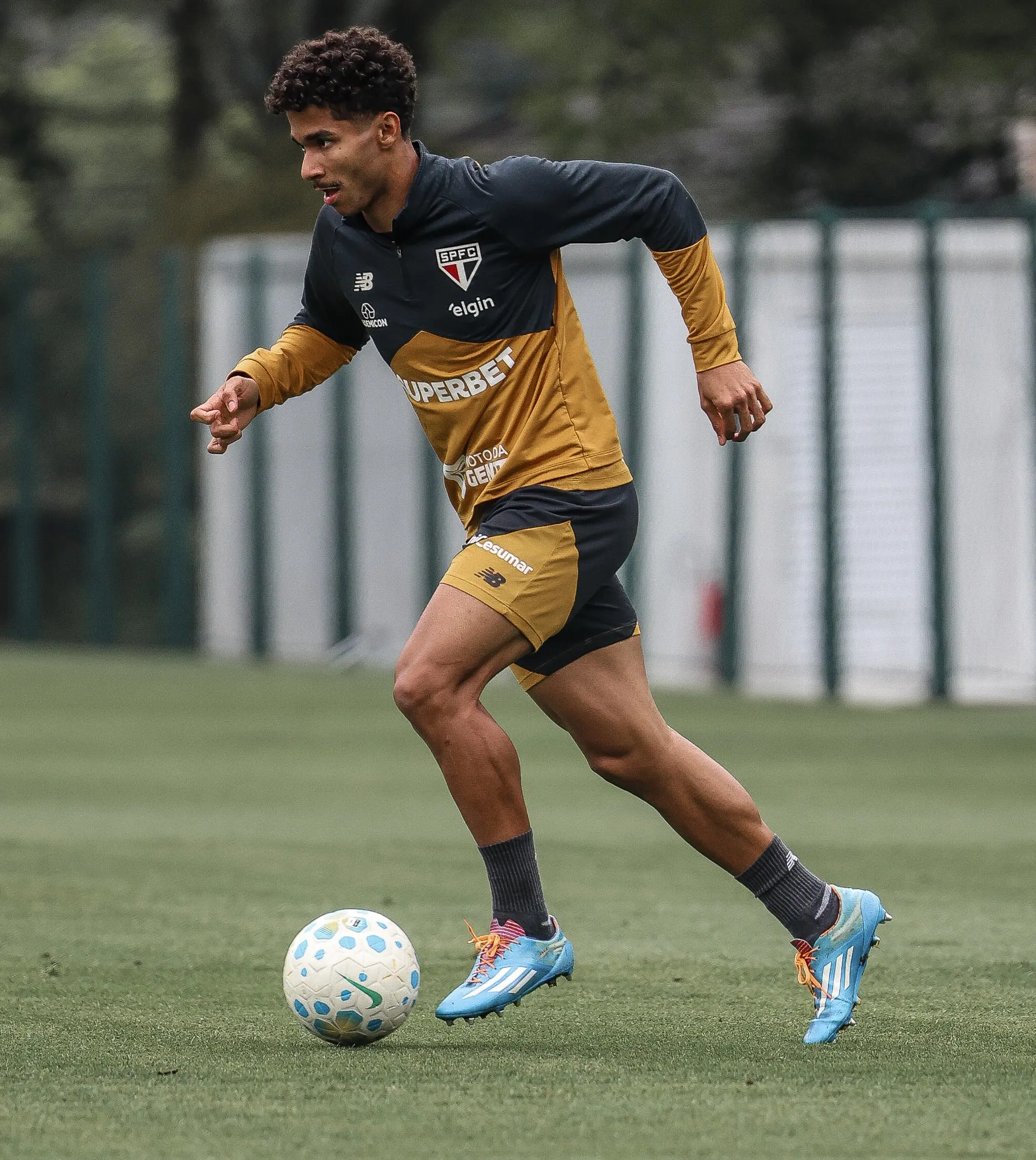 Veja galeria de fotos do treino do São Paulo desta quinta-feira