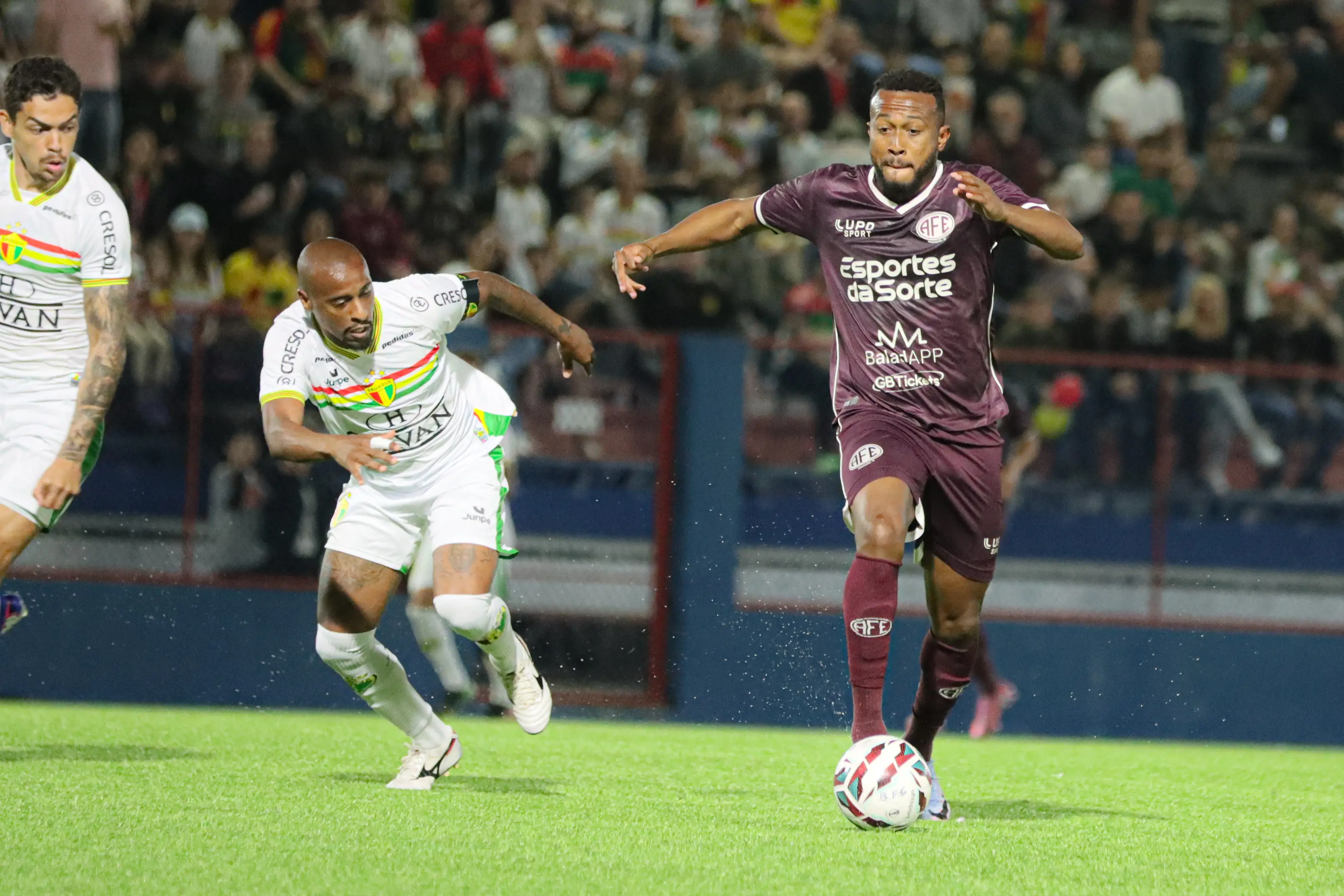 Ferroviária arranca empate contra o Brusque e mantém liderança na Série C​‌​