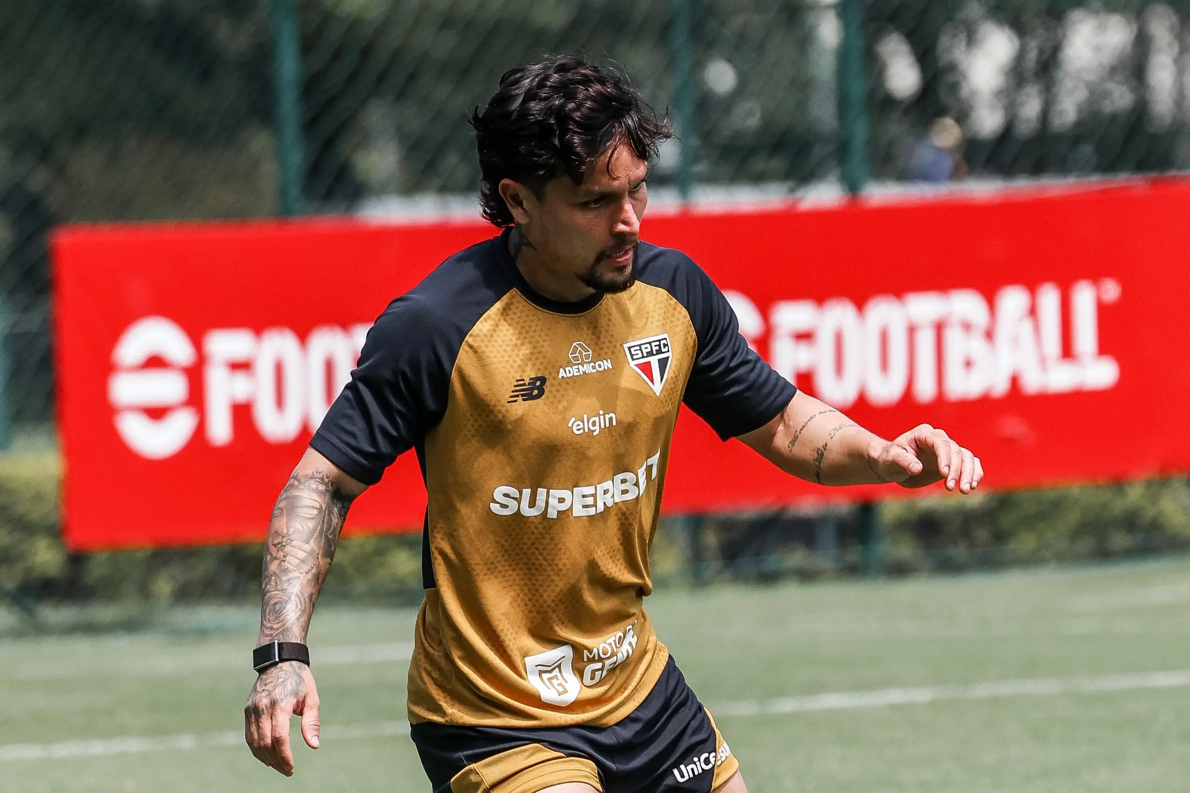 São Paulo abre outubro buscando se aproximar de briga por Libertadores