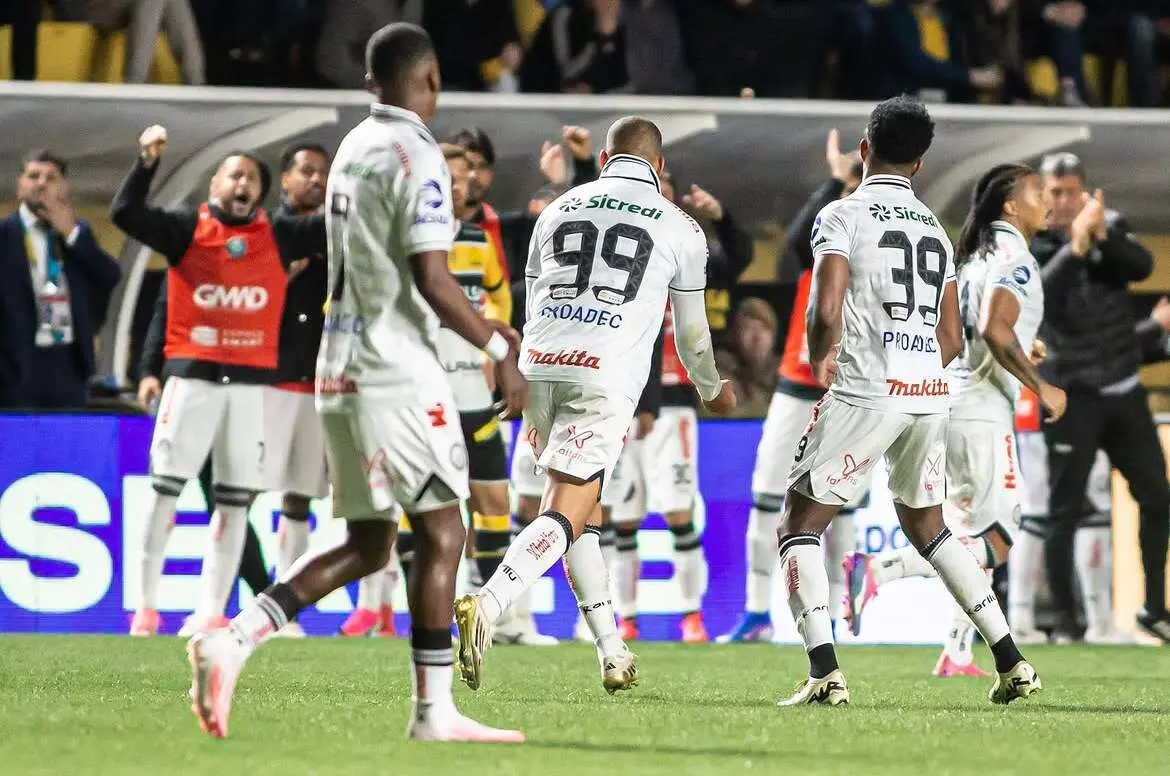 Operário bate o Criciúma fora de casa e entra no G6 da Série B