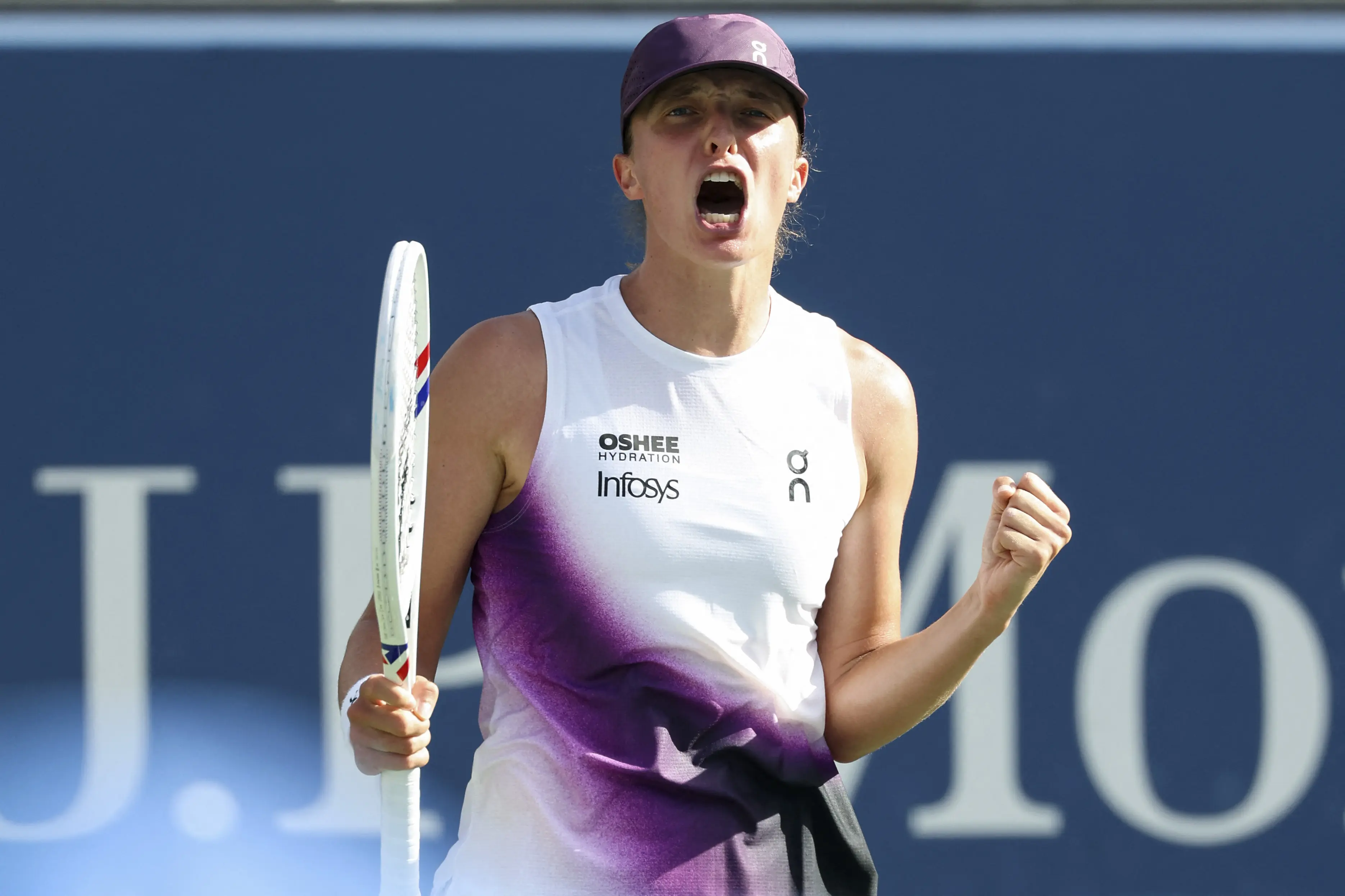 Swiatek bate Bouzkova e volta às oitavas do US Open