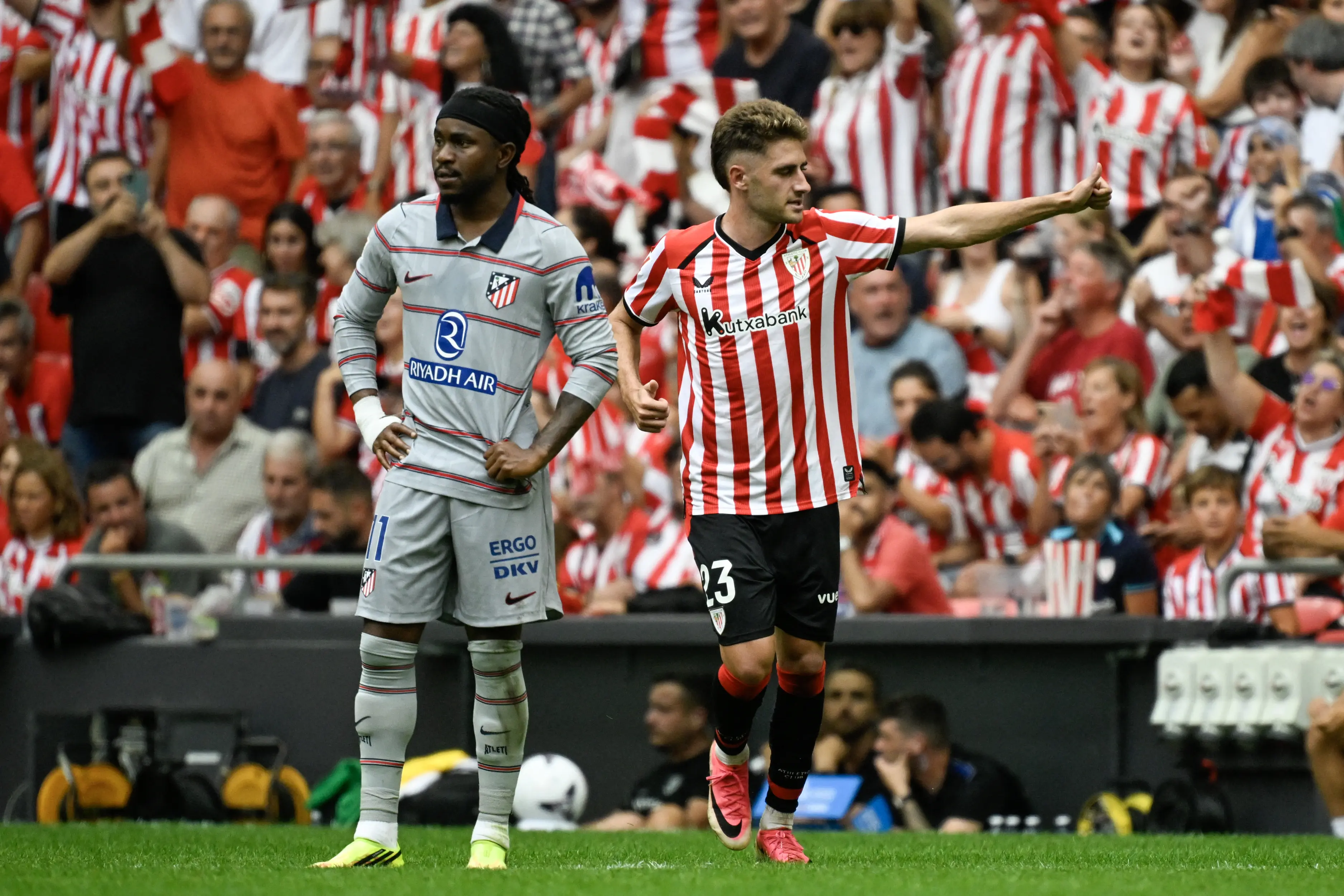 Athletic Bilbao domina o Atlético de Madrid e vence em casa pelo Espanhol